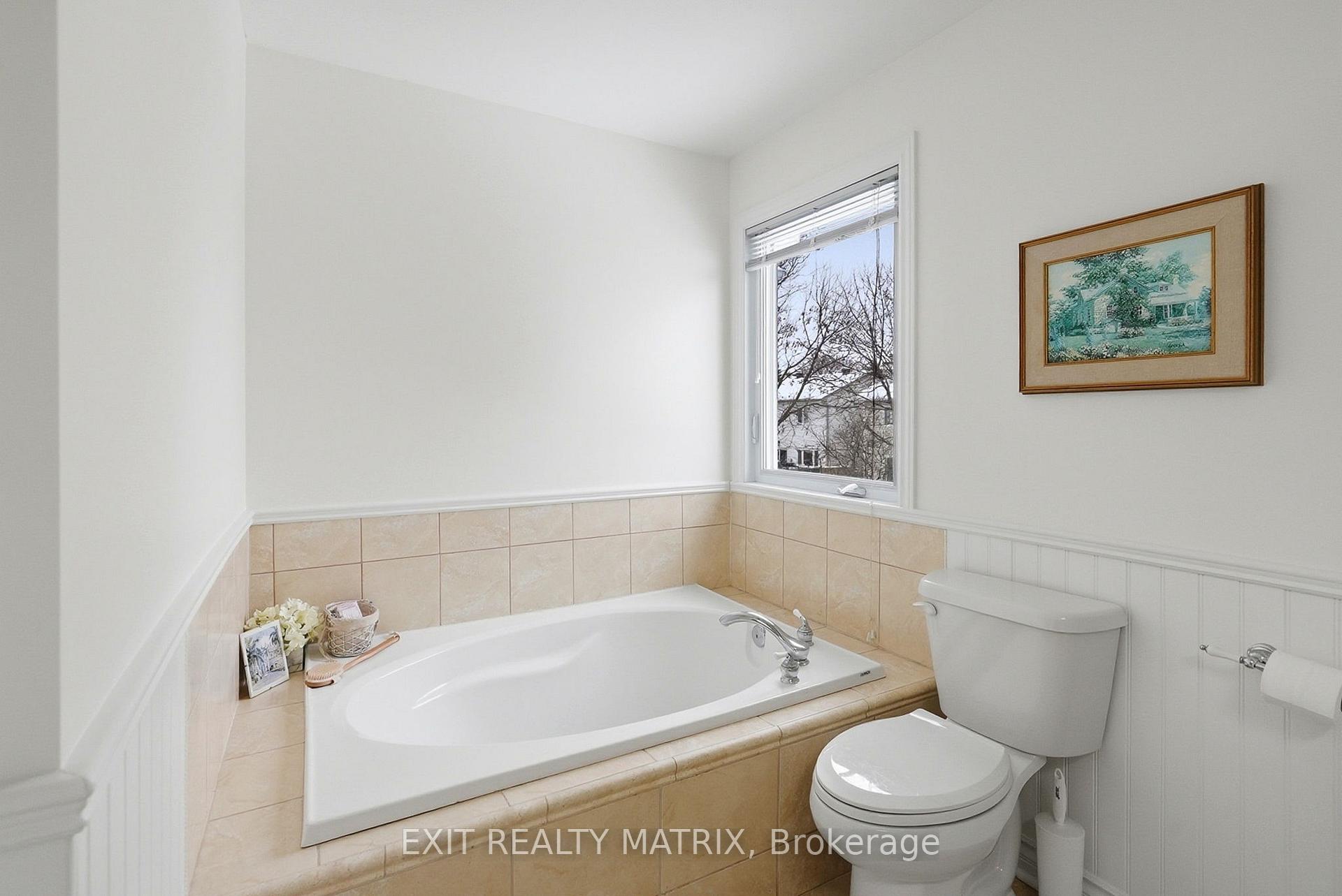 Photo 12 of 727 Brome Crescent, Ottawa, Fallingbrook/Ridgemount — HOMEH