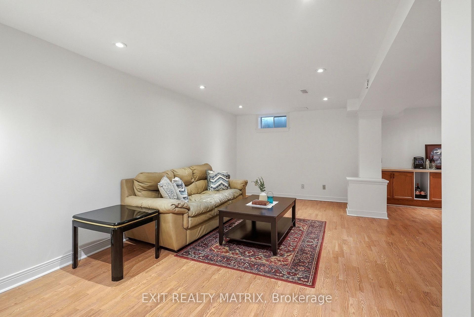 Photo 18 of 727 Brome Crescent, Ottawa, Fallingbrook/Ridgemount — HOMEH