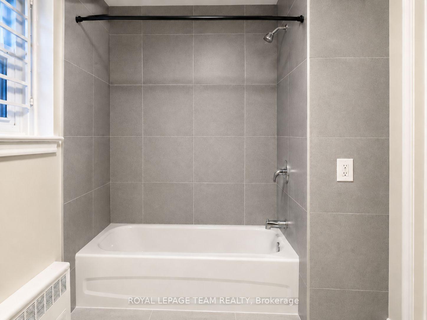 Photo 15 of Unit 1, 33 Coupal Street, Ottawa, Kingsview Park — HOMEH