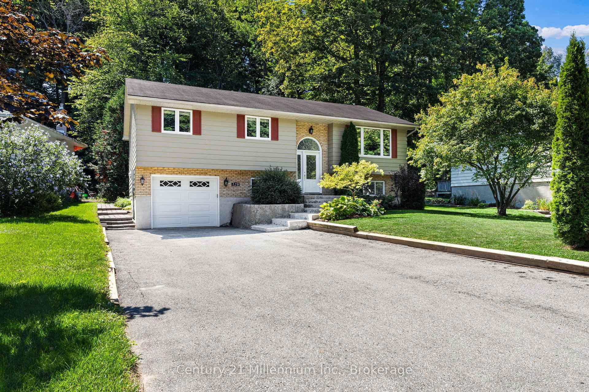 Photo 1 of 128 Parklane Crescent, Meaford — HOMEH