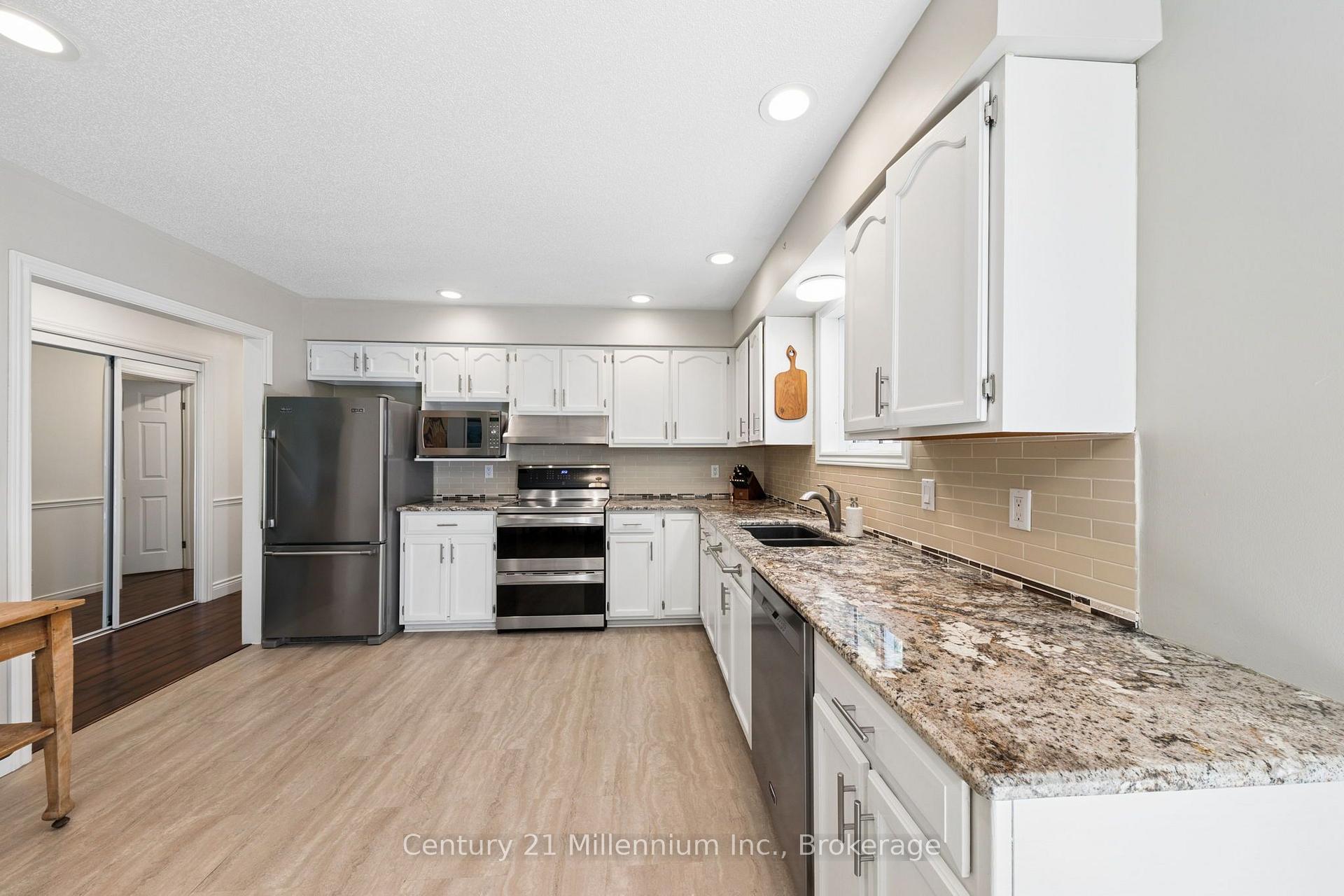Photo 10 of 128 Parklane Crescent, Meaford — HOMEH