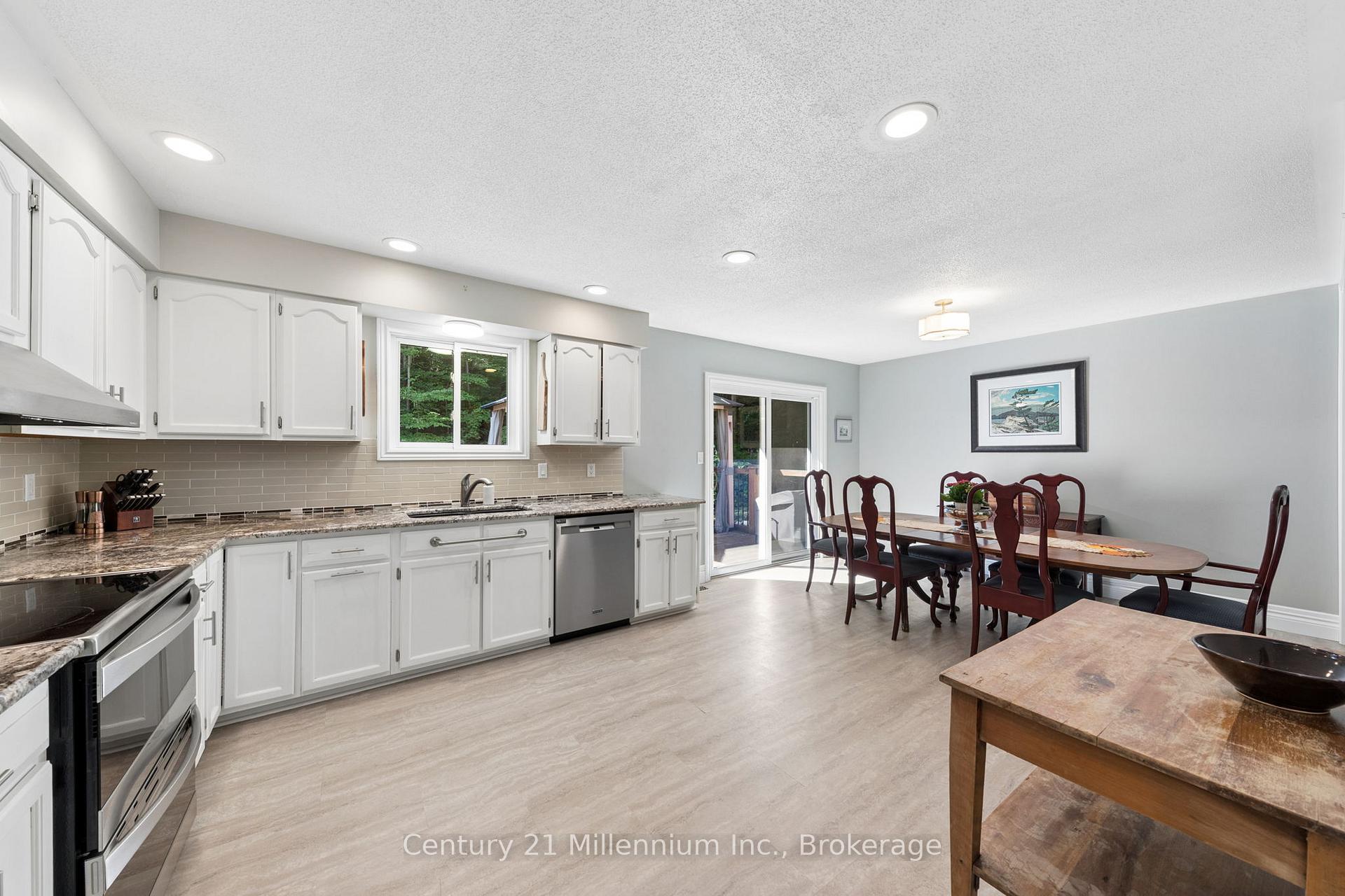 Photo 12 of 128 Parklane Crescent, Meaford — HOMEH