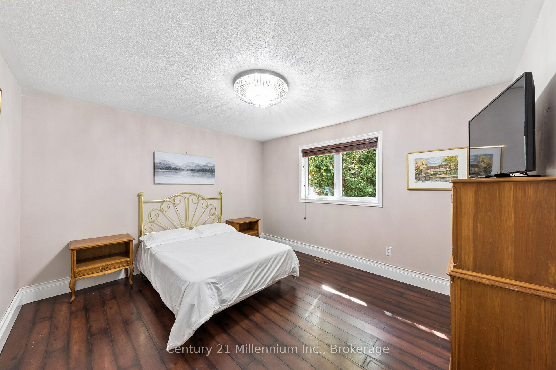 Photo 20 of 128 Parklane Crescent, Meaford — HOMEH