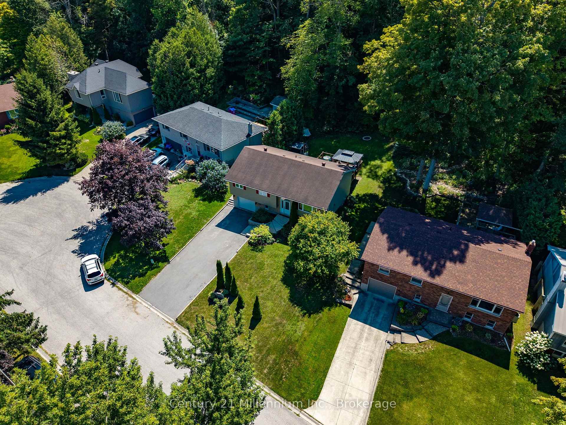 Photo 33 of 128 Parklane Crescent, Meaford — HOMEH