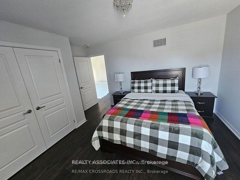 Photo 17 of 35 Cutts Crescent, Hamilton, Binbrook — HOMEH