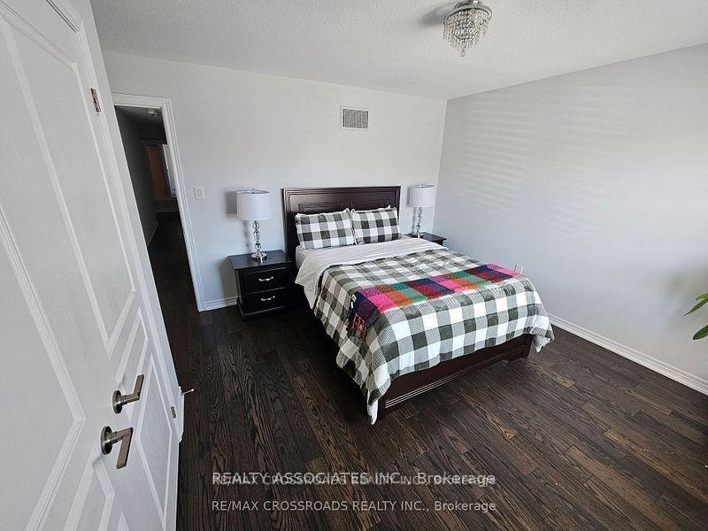 Photo 18 of 35 Cutts Crescent, Hamilton, Binbrook — HOMEH