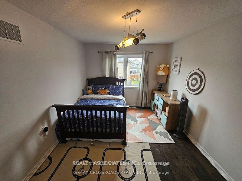 Photo 21 of 35 Cutts Crescent, Hamilton, Binbrook — HOMEH