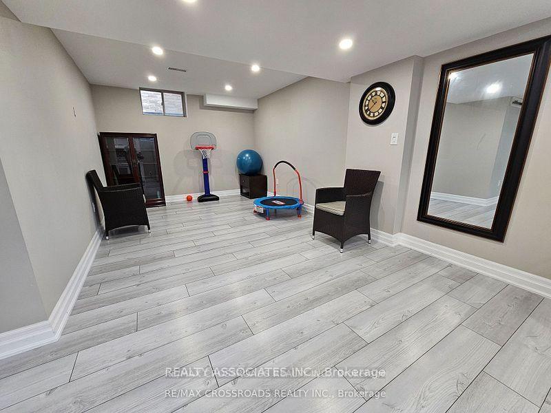 Photo 24 of 35 Cutts Crescent, Hamilton, Binbrook — HOMEH