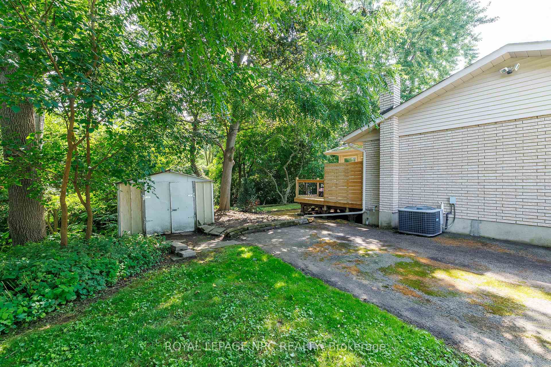 Photo 7 of 206 Parnell Road, St. Catharines, Vine/Linwell — HOMEH