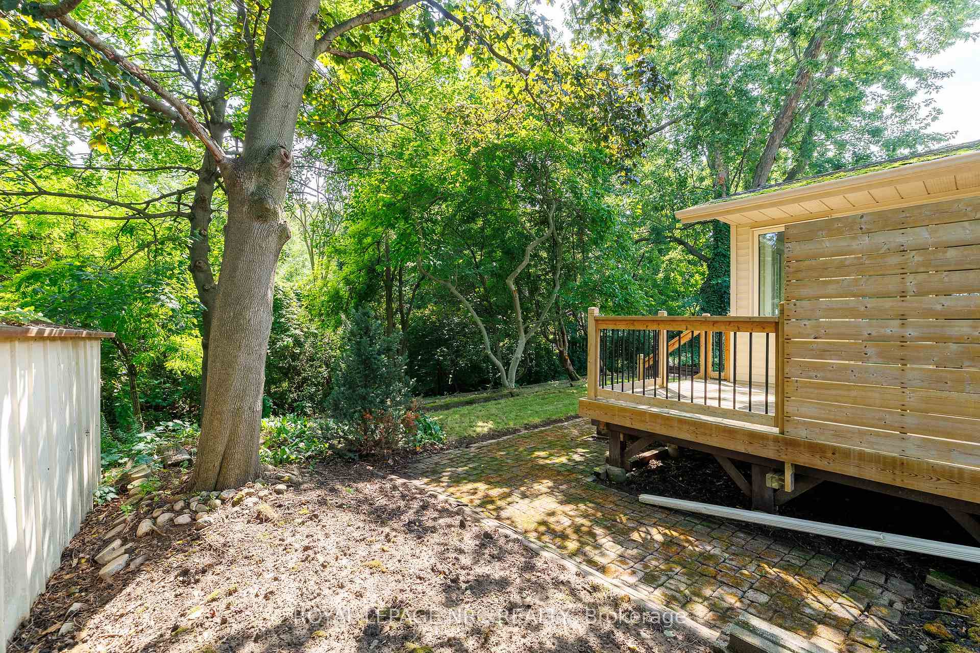 Photo 8 of 206 Parnell Road, St. Catharines, Vine/Linwell — HOMEH