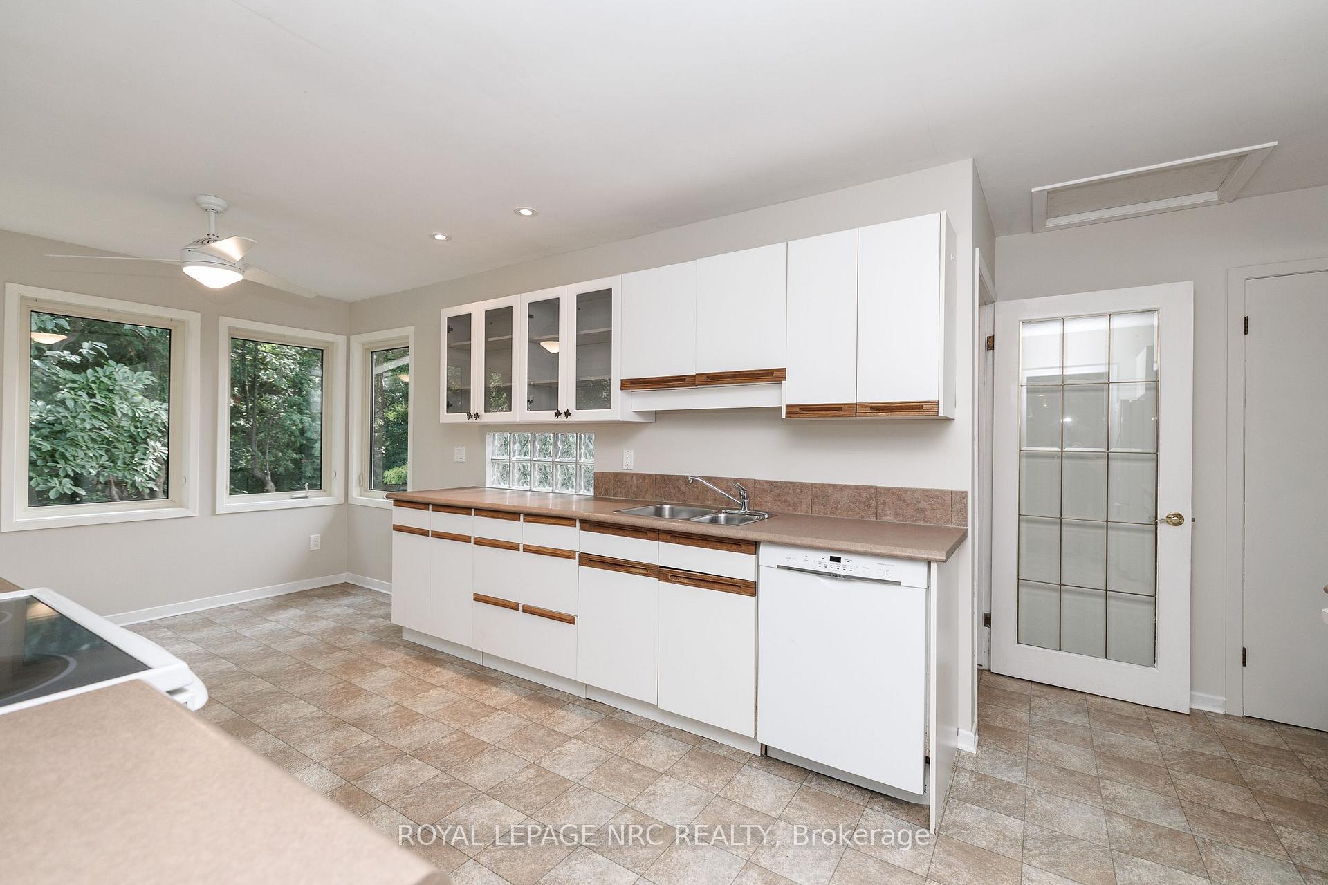 Photo 29 of 206 Parnell Road, St. Catharines, Vine/Linwell — HOMEH