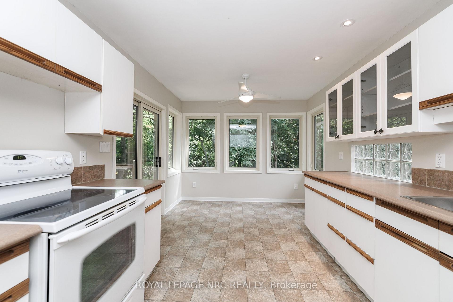 Photo 30 of 206 Parnell Road, St. Catharines, Vine/Linwell — HOMEH