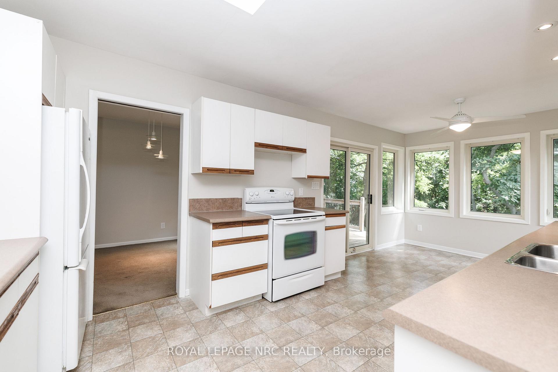 Photo 31 of 206 Parnell Road, St. Catharines, Vine/Linwell — HOMEH