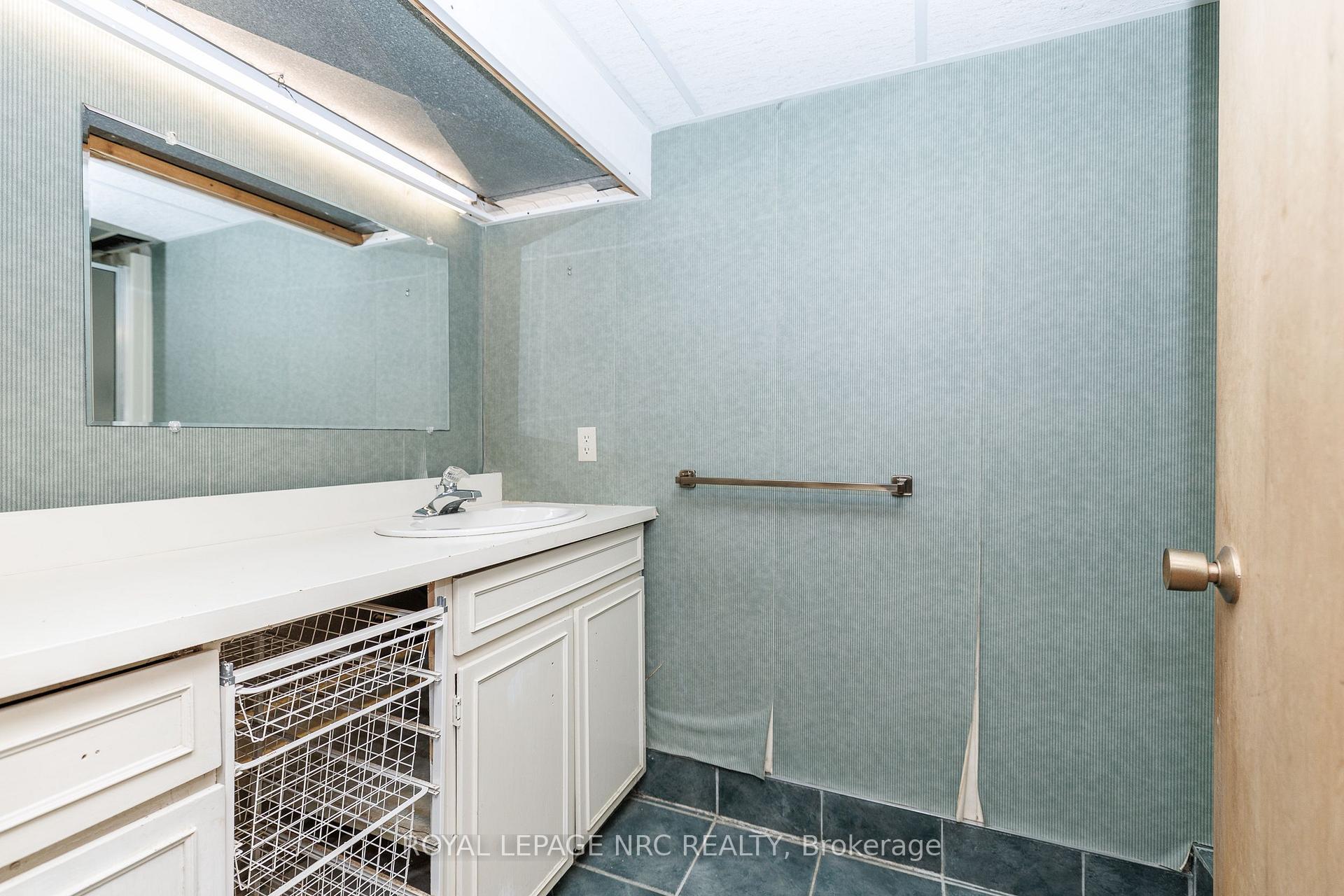 Photo 49 of 206 Parnell Road, St. Catharines, Vine/Linwell — HOMEH