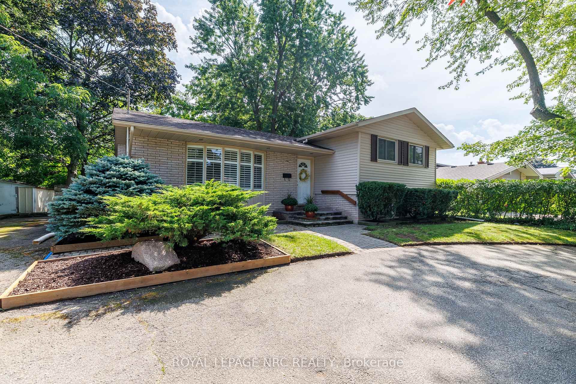 Photo 60 of 206 Parnell Road, St. Catharines, Vine/Linwell — HOMEH