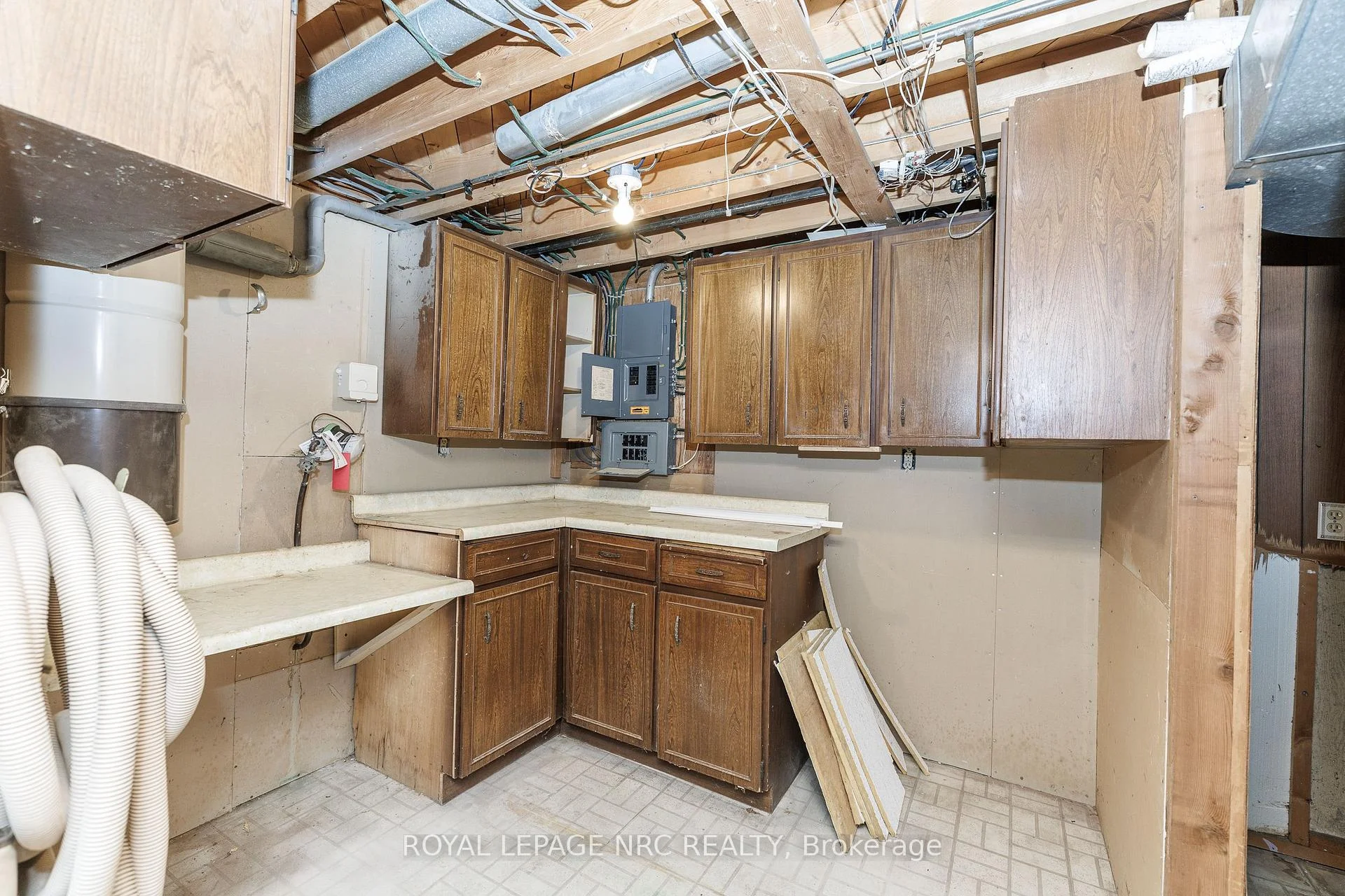 Photo 63 of 206 Parnell Road, St. Catharines, Vine/Linwell — HOMEH