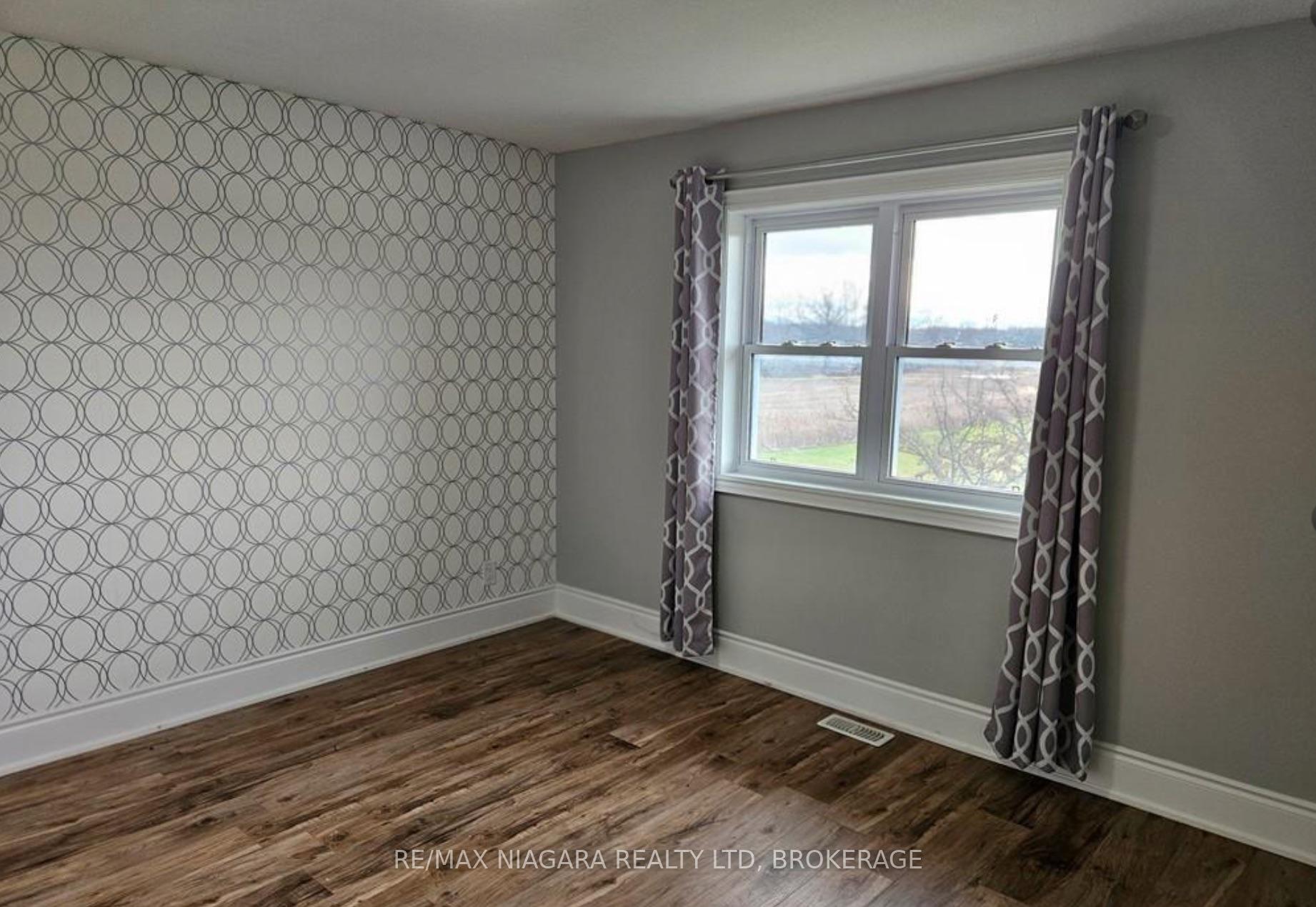 Photo 7 of Unit Upper, 1010 Foss Road, Pelham, Fenwick — HOMEH