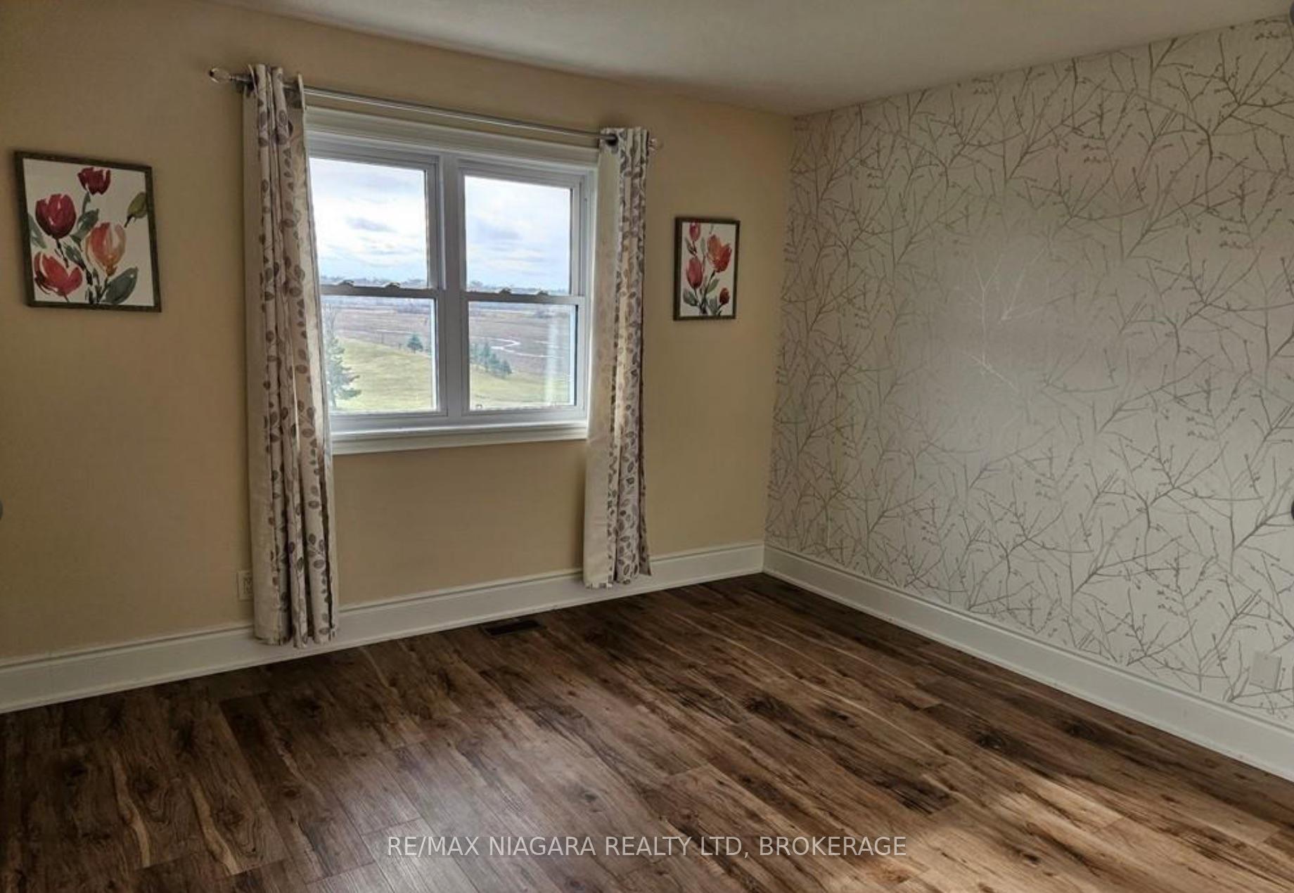 Photo 17 of Unit Upper, 1010 Foss Road, Pelham, Fenwick — HOMEH