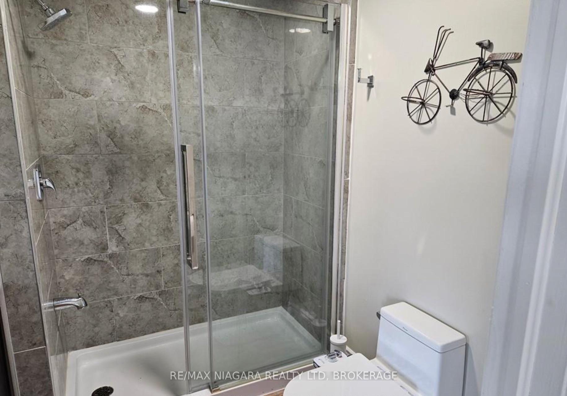 Photo 19 of Unit Upper, 1010 Foss Road, Pelham, Fenwick — HOMEH