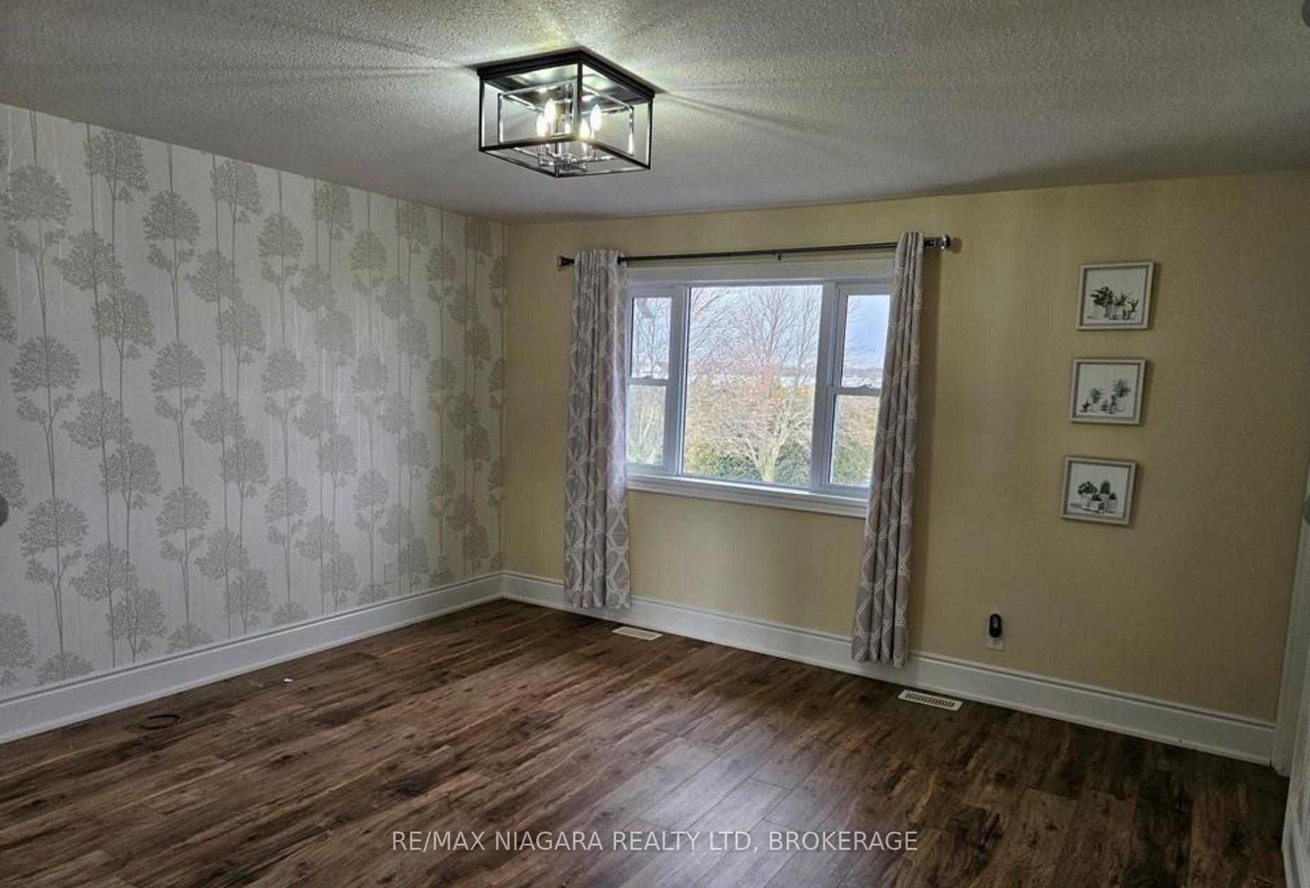 Photo 14 of Unit Upper, 1010 Foss Road, Pelham, Fenwick — HOMEH