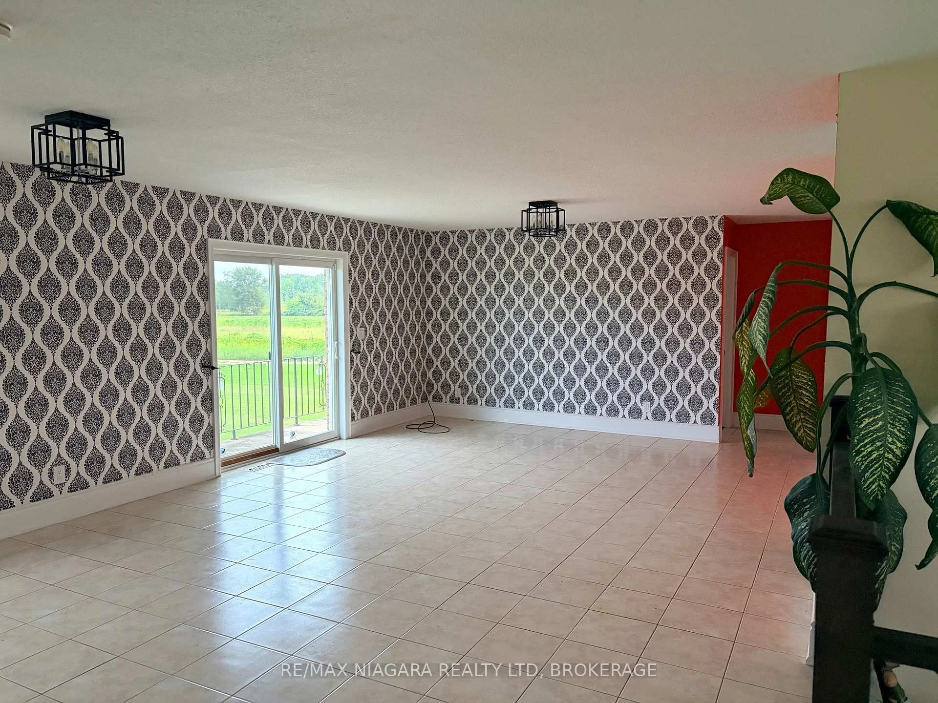 Photo 5 of Unit Upper, 1010 Foss Road, Pelham, Fenwick — HOMEH