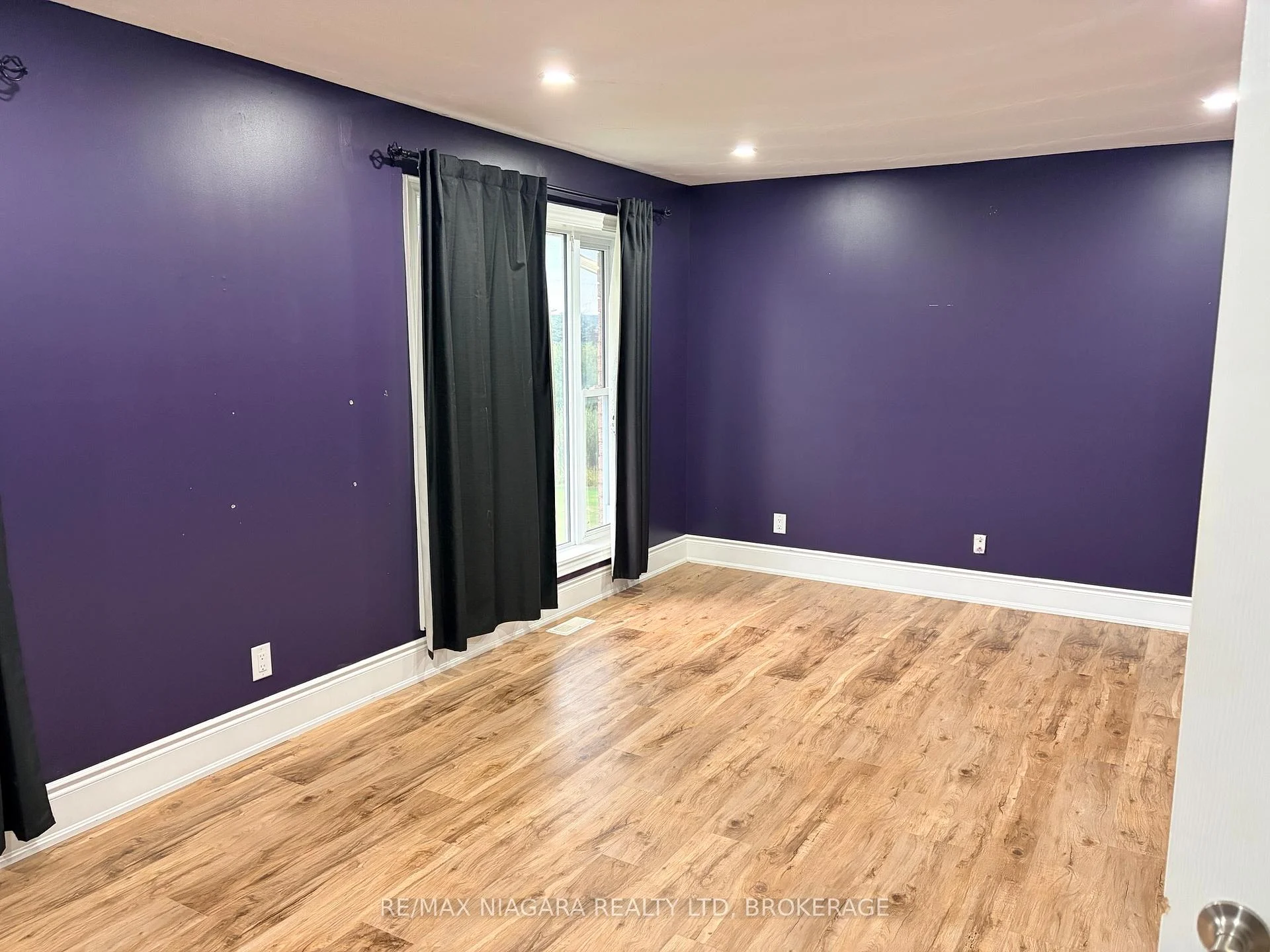 Photo 13 of Unit Upper, 1010 Foss Road, Pelham, Fenwick — HOMEH
