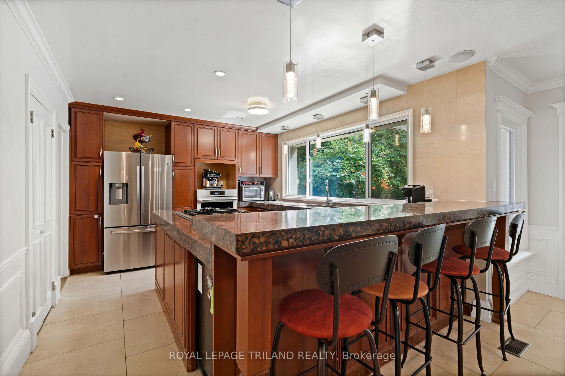 Photo 5 of 57 Westchester Drive, London, North A — HOMEH