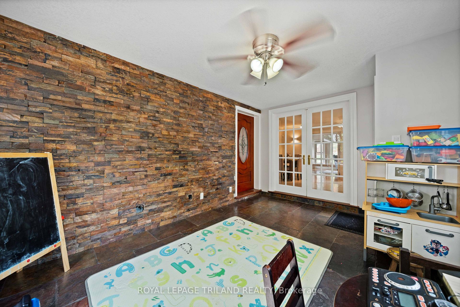 Photo 16 of 57 Westchester Drive, London, North A — HOMEH