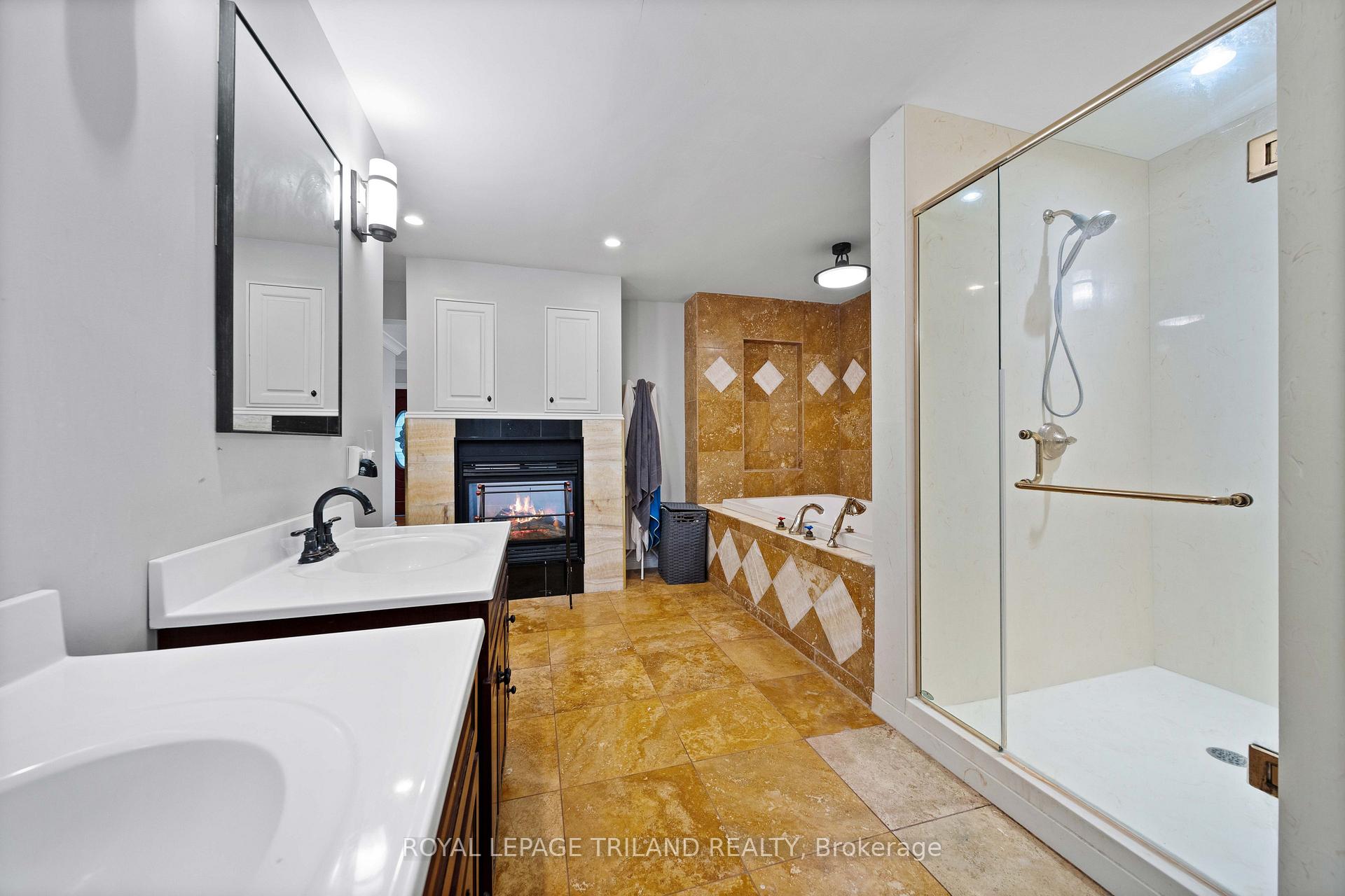 Photo 21 of 57 Westchester Drive, London, North A — HOMEH