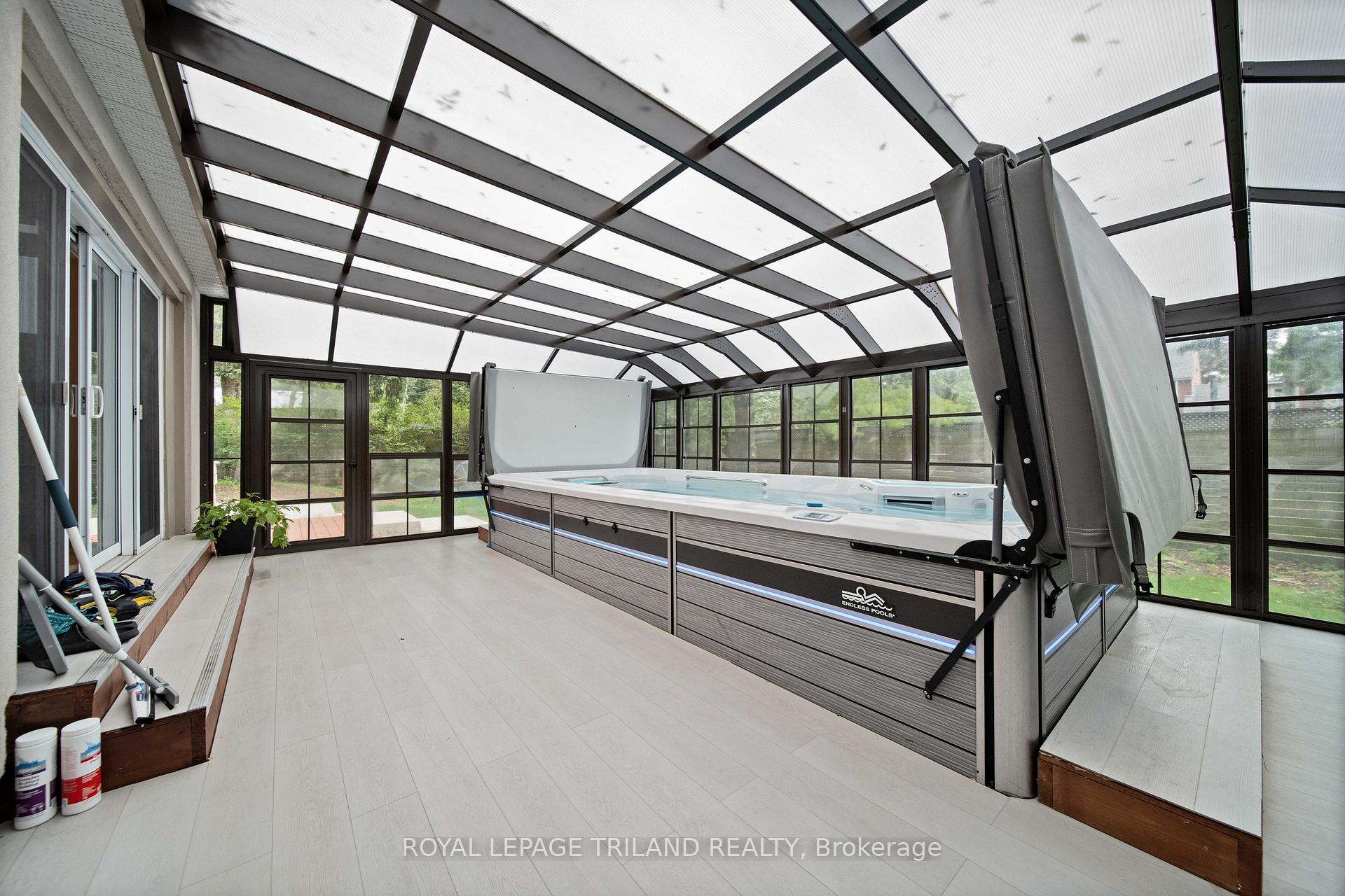 Photo 25 of 57 Westchester Drive, London, North A — HOMEH