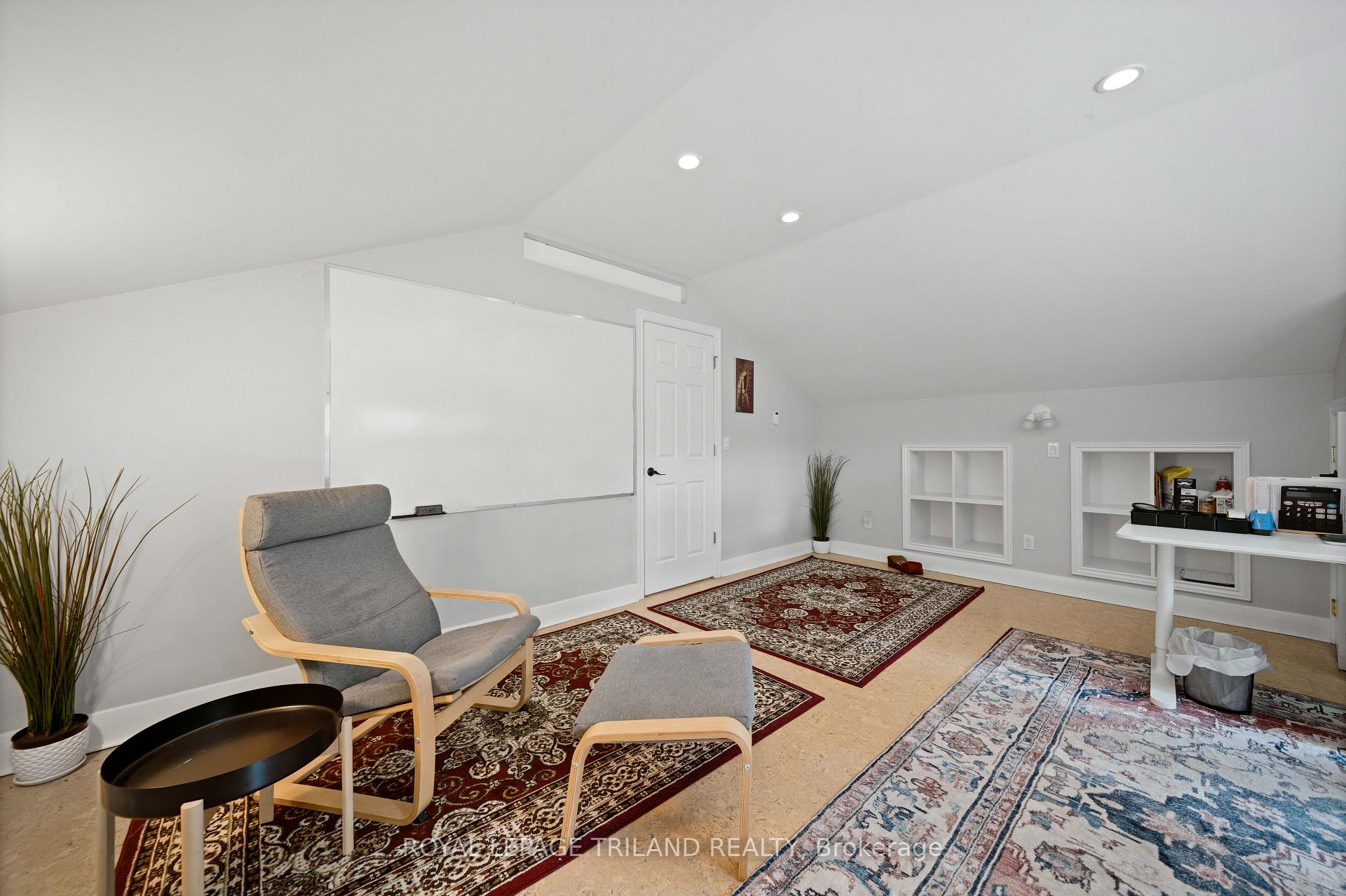 Photo 32 of 57 Westchester Drive, London, North A — HOMEH