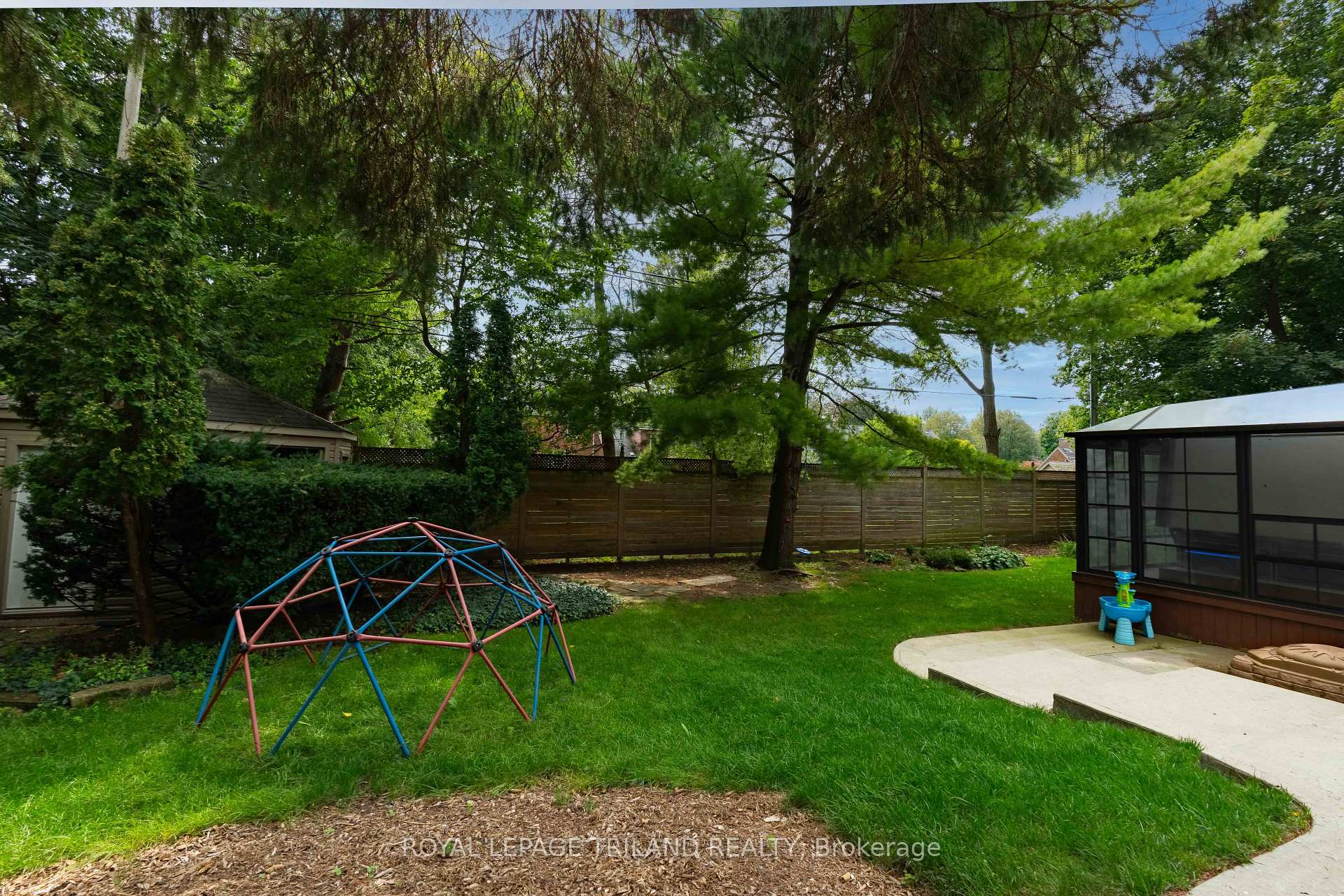 Photo 42 of 57 Westchester Drive, London, North A — HOMEH
