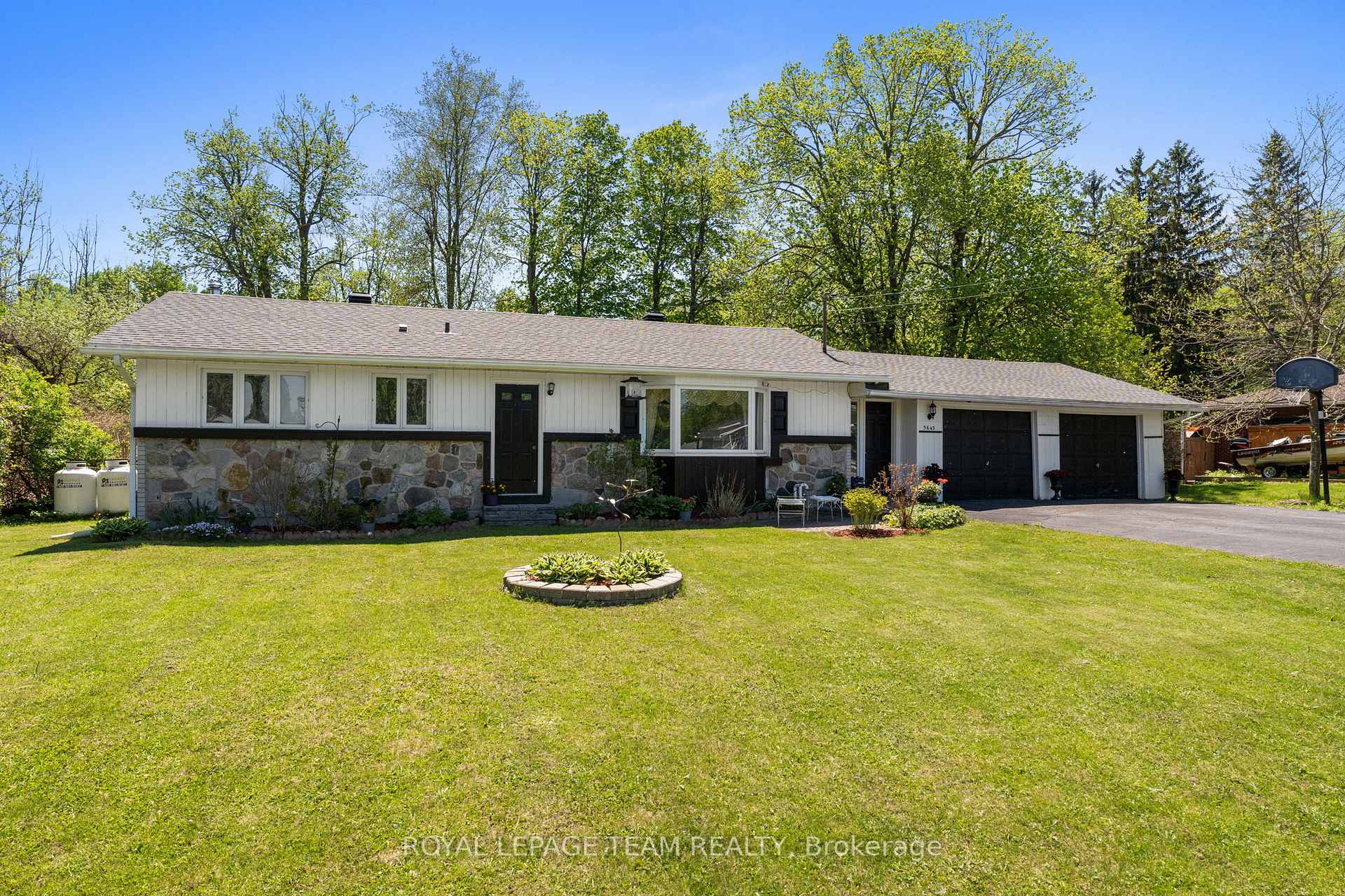 Photo 1 of 5643 Ficko Crescent, Ottawa, Riverside South — HOMEH