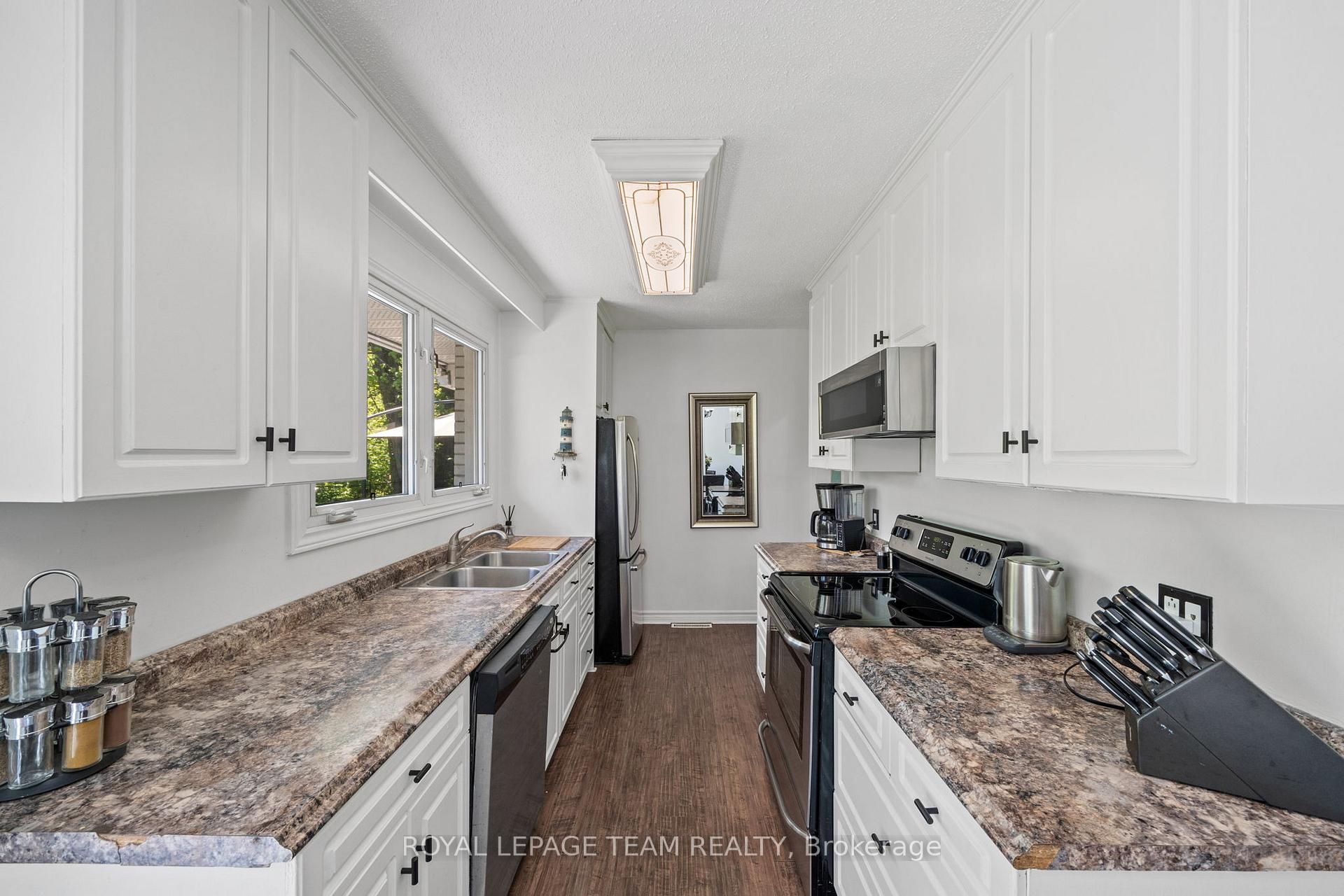 Photo 9 of 5643 Ficko Crescent, Ottawa, Riverside South — HOMEH