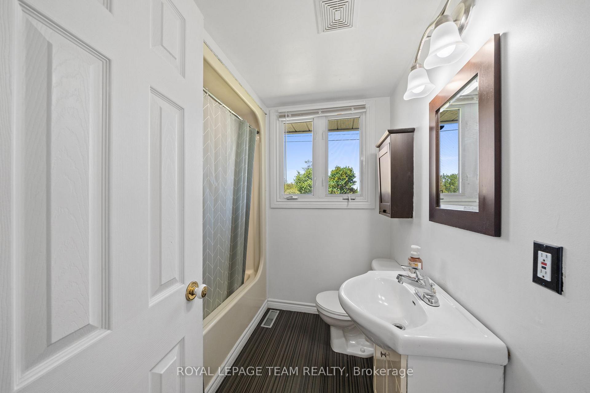Photo 15 of 5643 Ficko Crescent, Ottawa, Riverside South — HOMEH