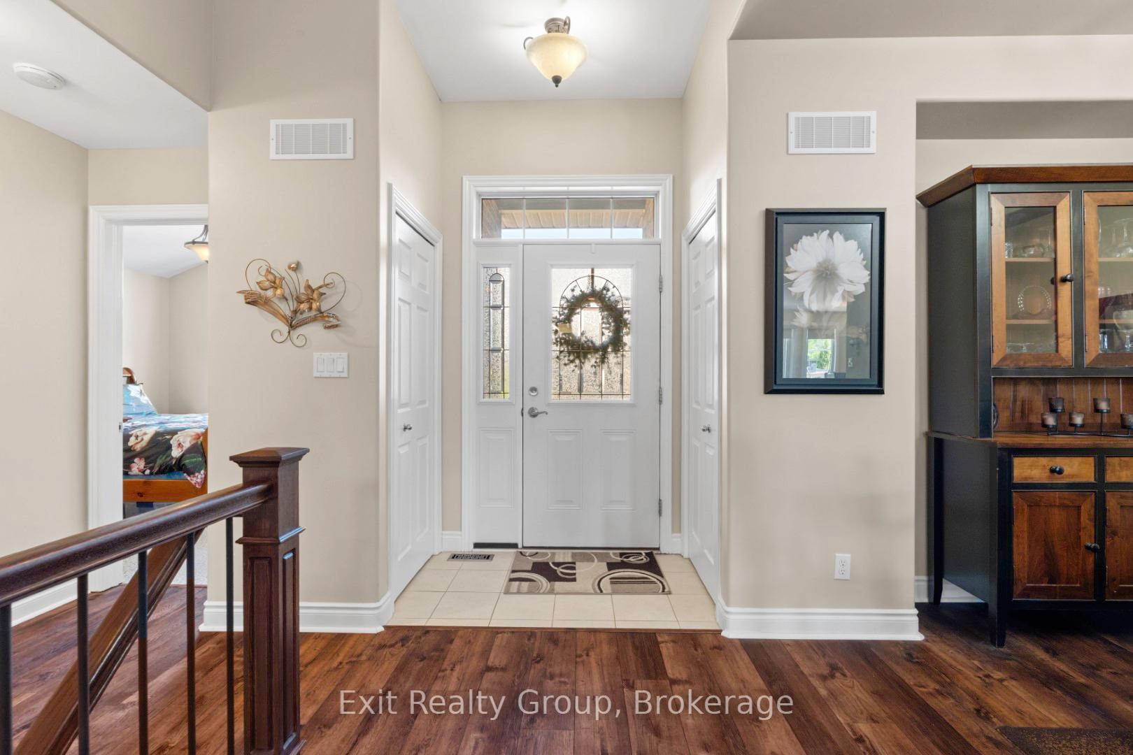 Photo 4 of 48 Cavendish Drive, Belleville, Thurlow Ward — HOMEH