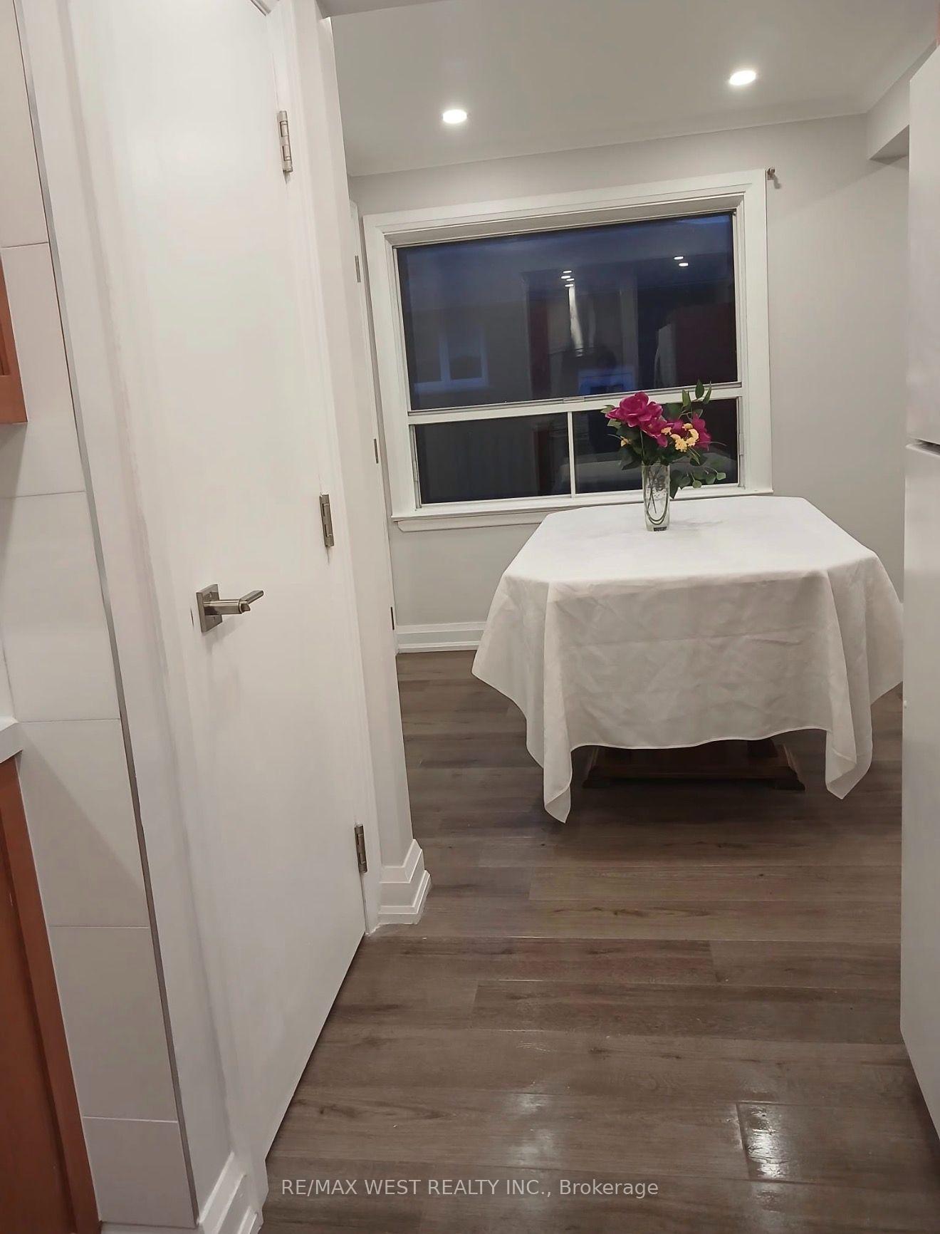 Photo 4 of 408 Drewry Avenue, North York, Newtonbrook West — HOMEH
