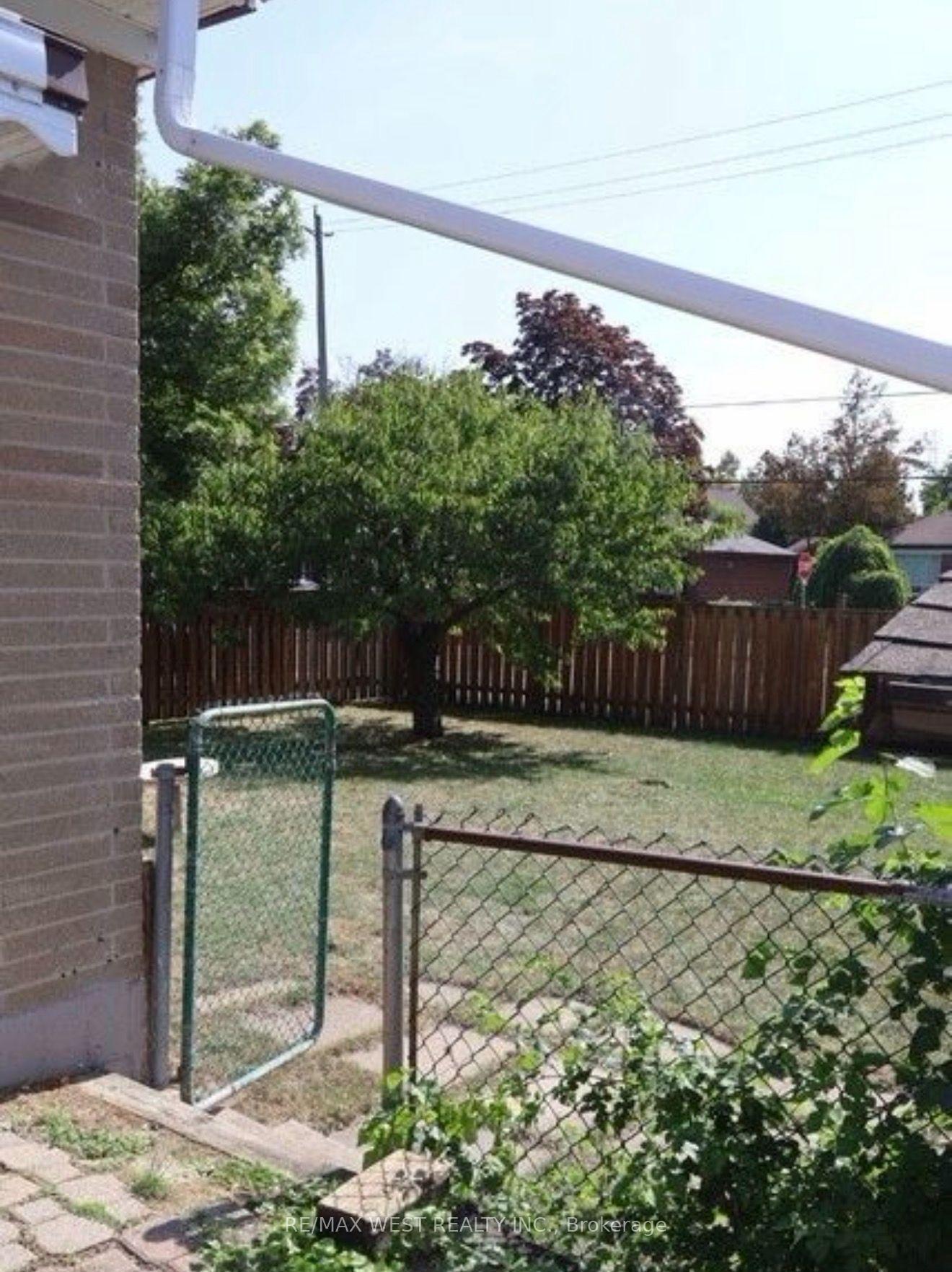 Photo 14 of 408 Drewry Avenue, North York, Newtonbrook West — HOMEH