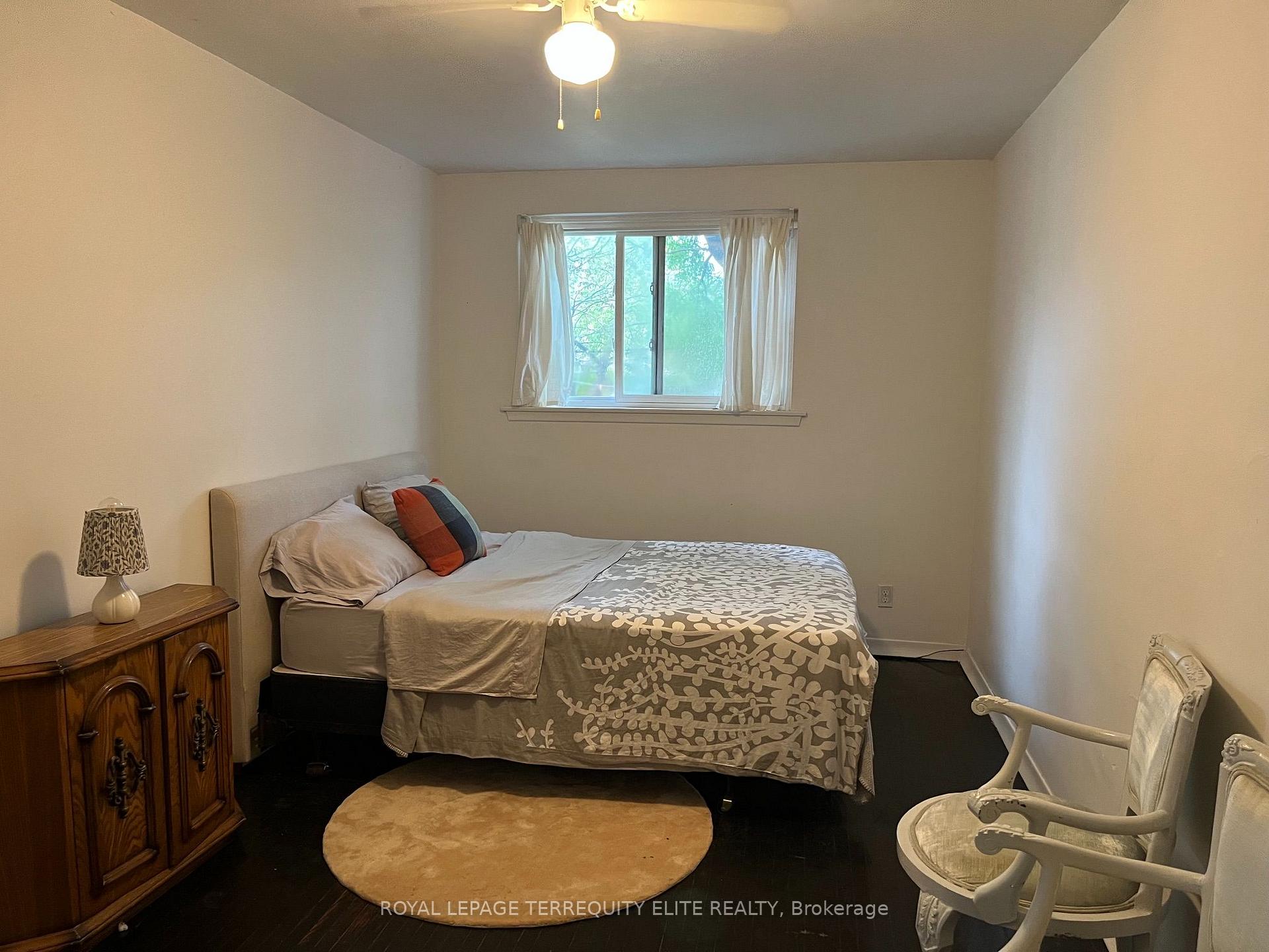 Photo 11 of Unit Lwr, 40 Pender Crescent, Scarborough, Tam O'Shanter-Sullivan — HOMEH