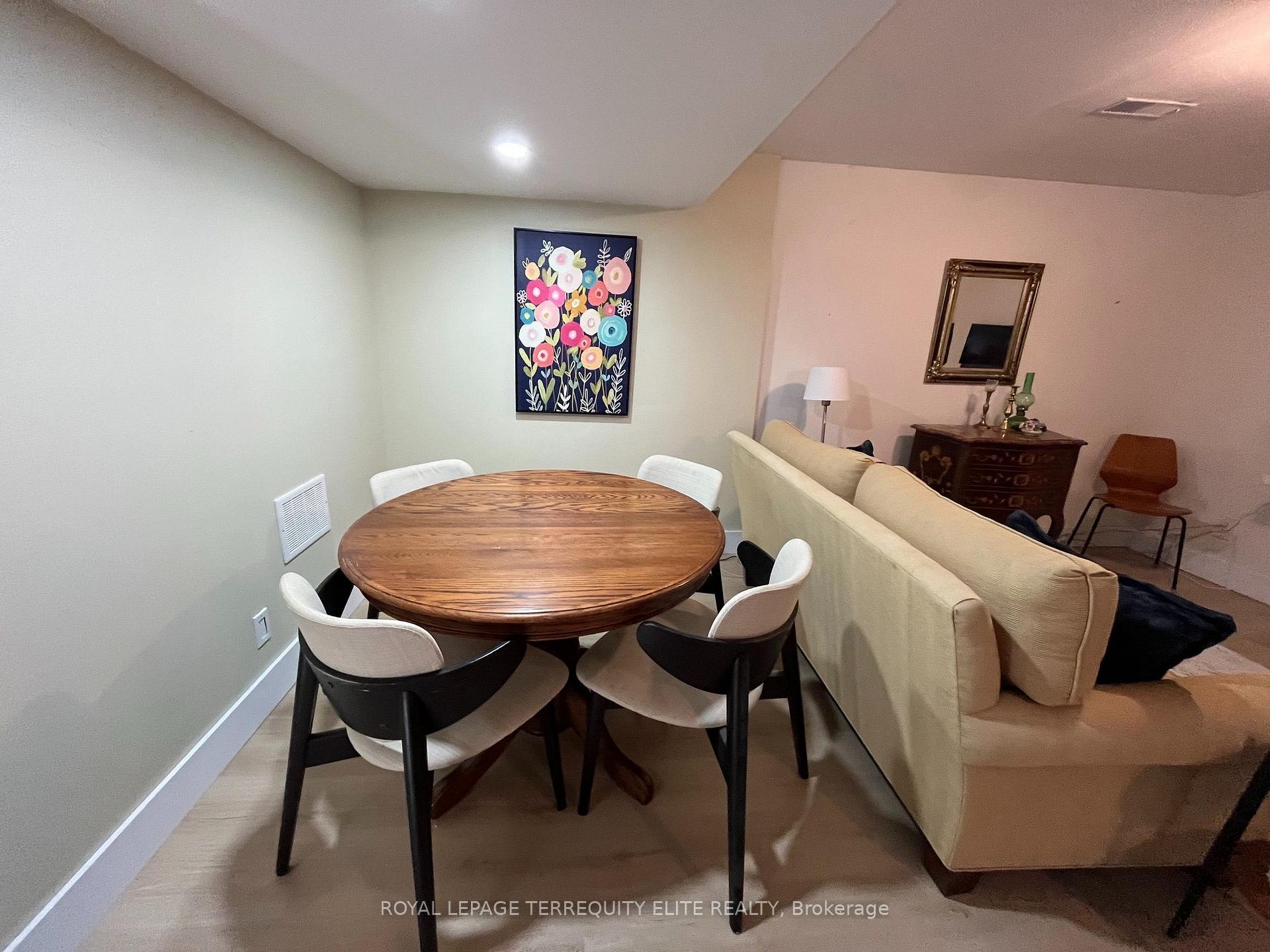 Photo 24 of Unit Lwr, 40 Pender Crescent, Scarborough, Tam O'Shanter-Sullivan — HOMEH
