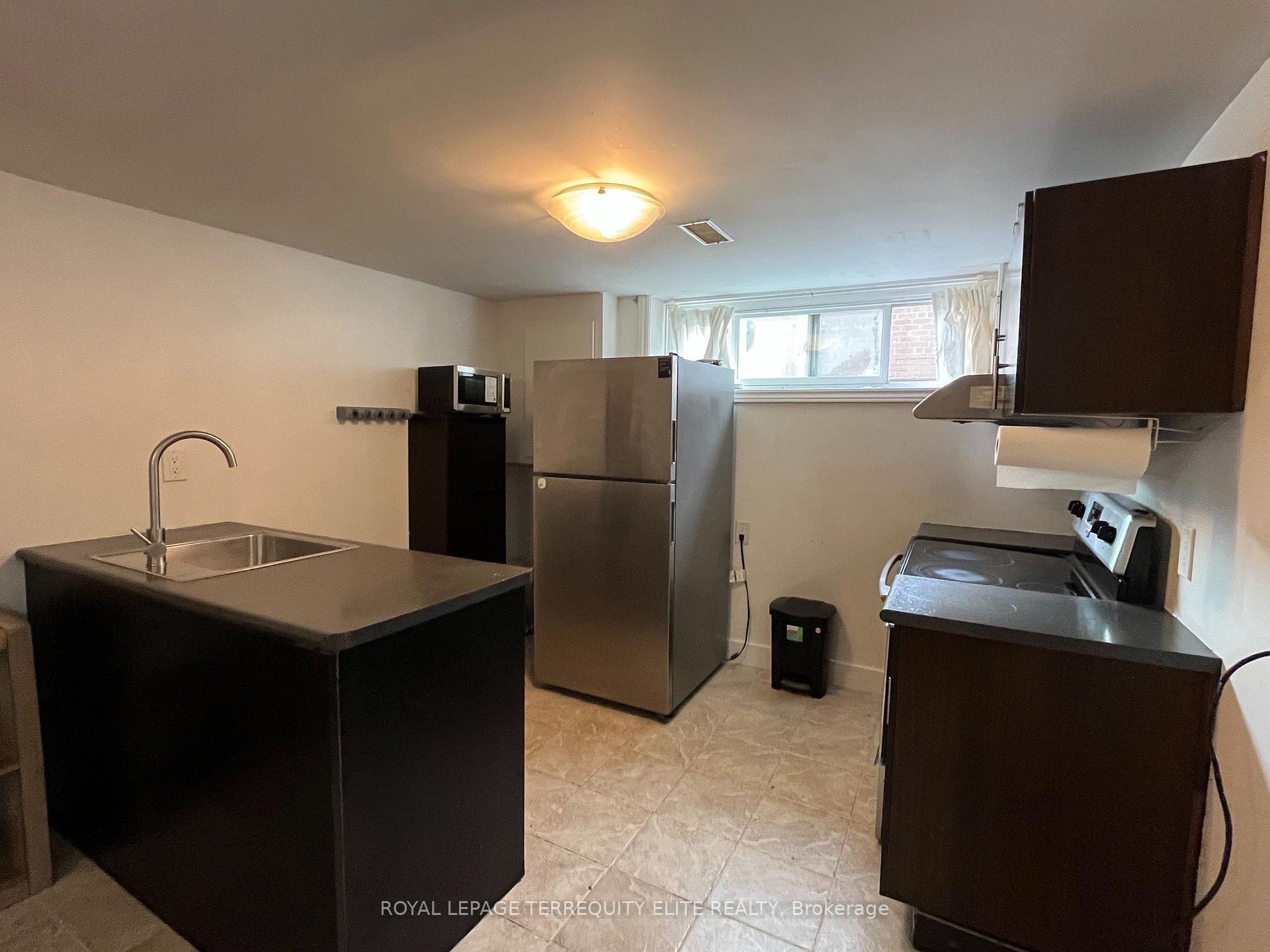 Photo 26 of Unit Lwr, 40 Pender Crescent, Scarborough, Tam O'Shanter-Sullivan — HOMEH