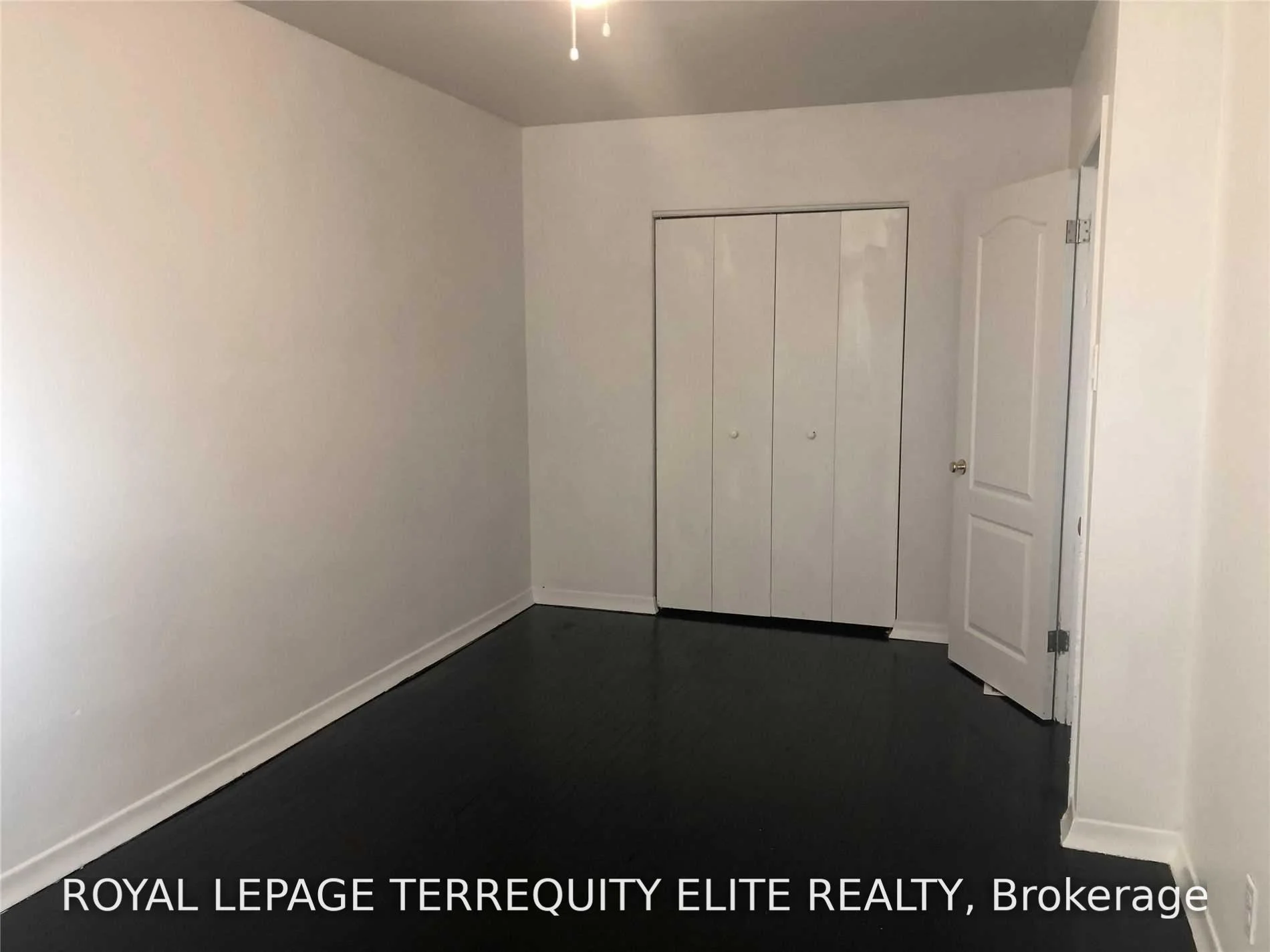 Photo 14 of Unit Lwr, 40 Pender Crescent, Scarborough, Tam O'Shanter-Sullivan — HOMEH