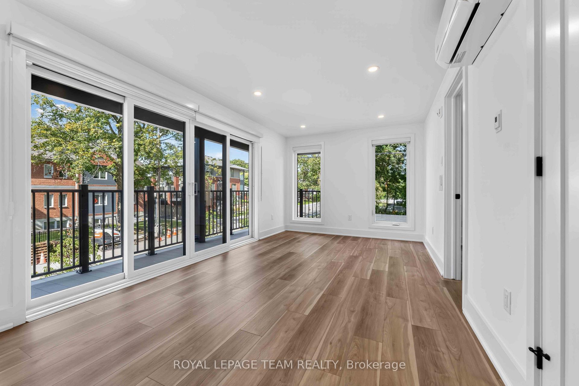 Photo 2 of Unit 8, 547 Melbourne Avenue, Ottawa, McKellar/Highland — HOMEH