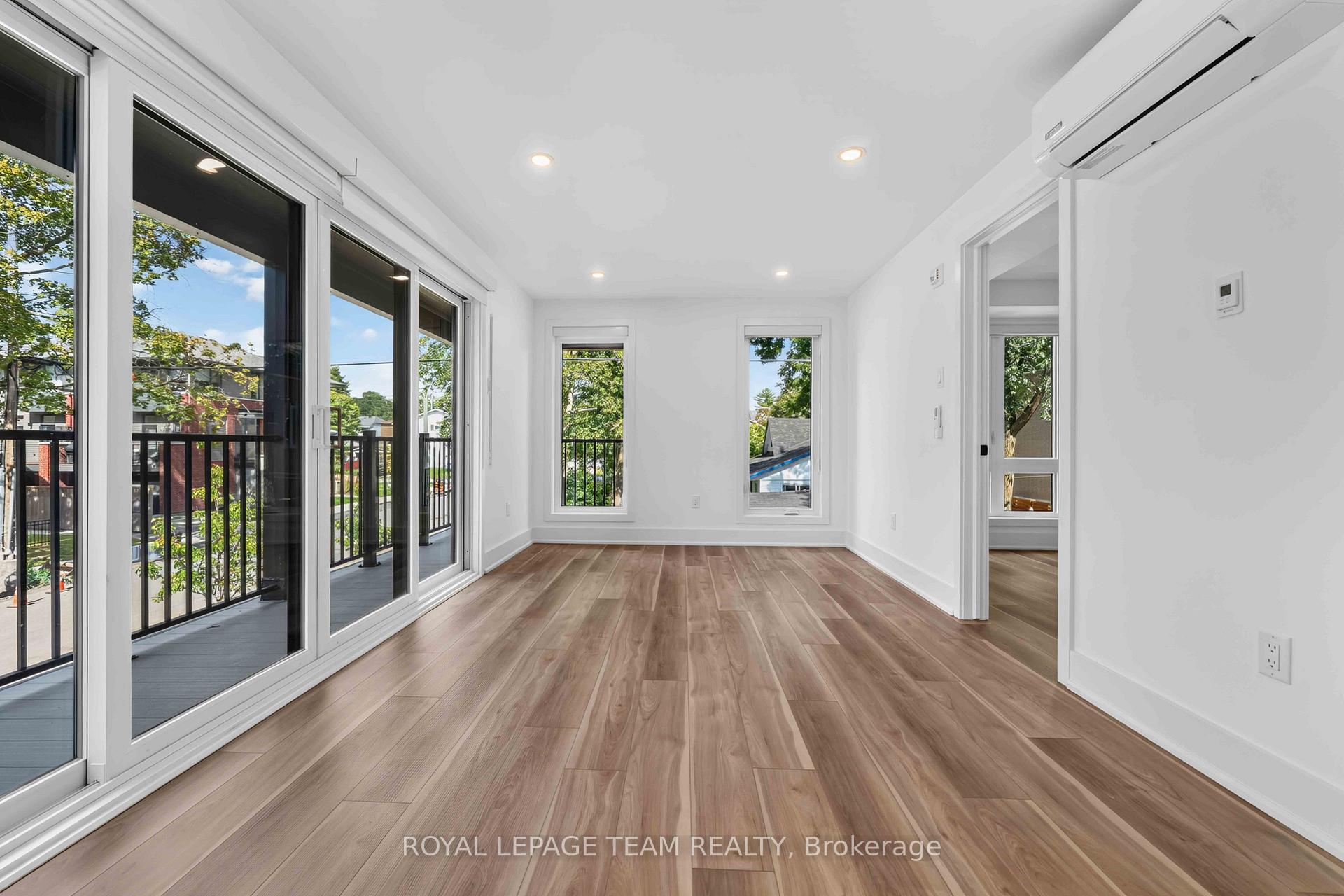 Photo 3 of Unit 8, 547 Melbourne Avenue, Ottawa, McKellar/Highland — HOMEH