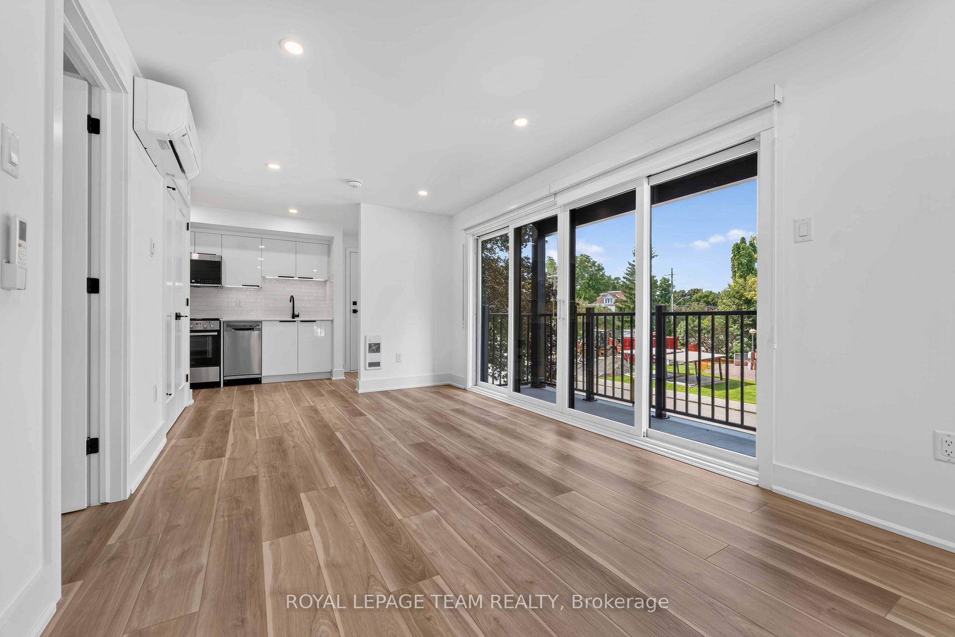 Photo 6 of Unit 8, 547 Melbourne Avenue, Ottawa, McKellar/Highland — HOMEH