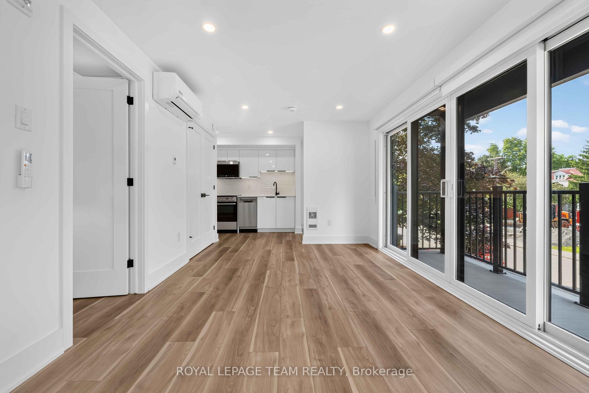 Photo 7 of Unit 8, 547 Melbourne Avenue, Ottawa, McKellar/Highland — HOMEH