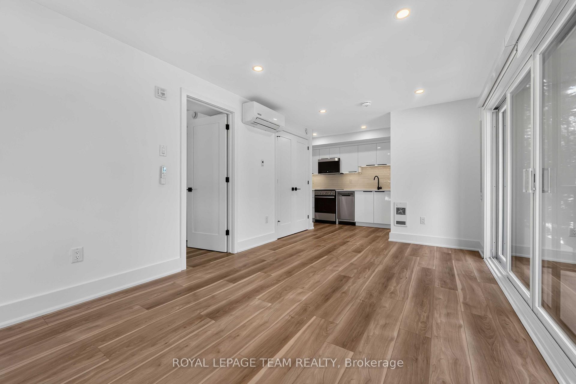 Photo 8 of Unit 8, 547 Melbourne Avenue, Ottawa, McKellar/Highland — HOMEH
