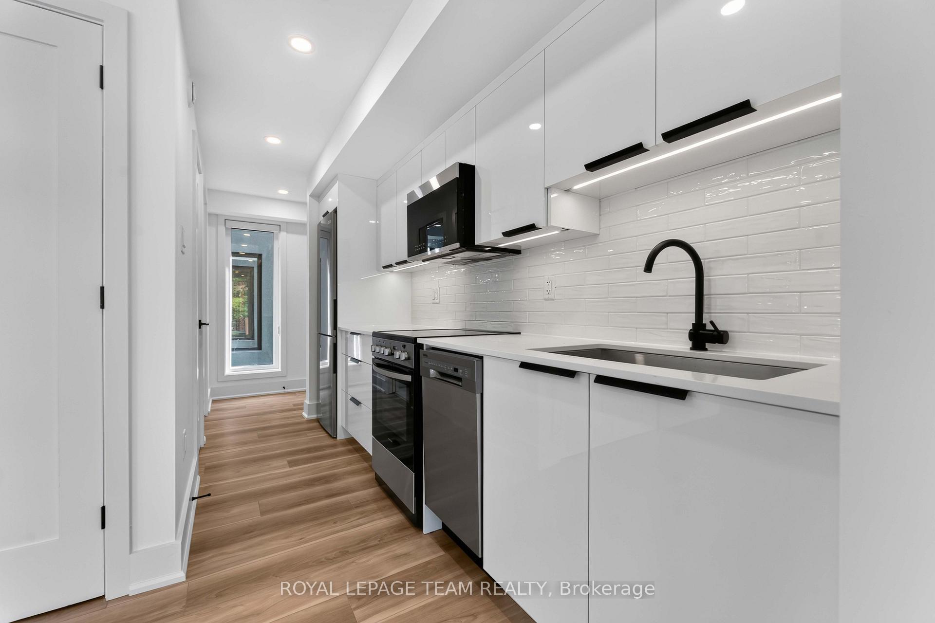 Photo 9 of Unit 8, 547 Melbourne Avenue, Ottawa, McKellar/Highland — HOMEH