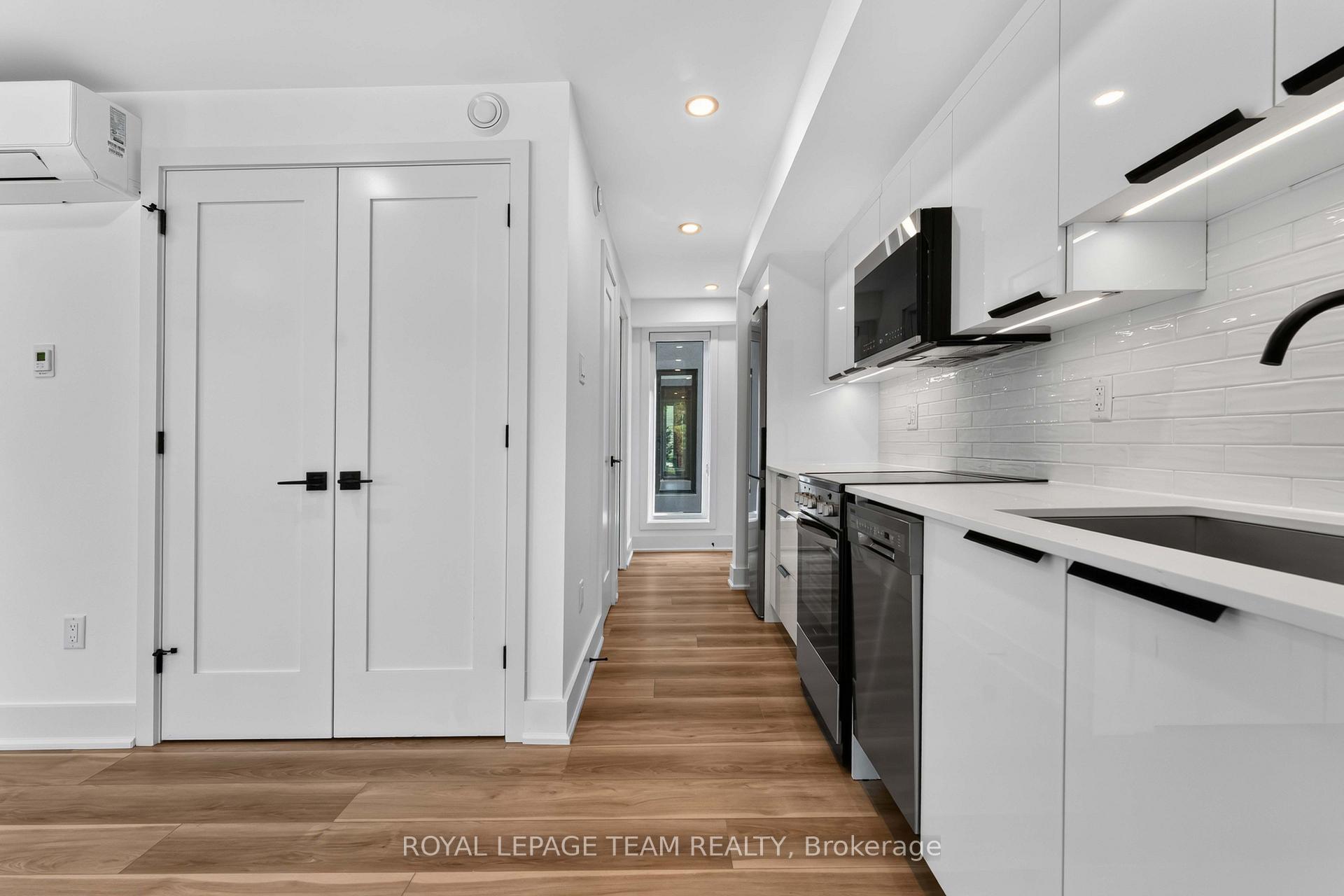 Photo 10 of Unit 8, 547 Melbourne Avenue, Ottawa, McKellar/Highland — HOMEH