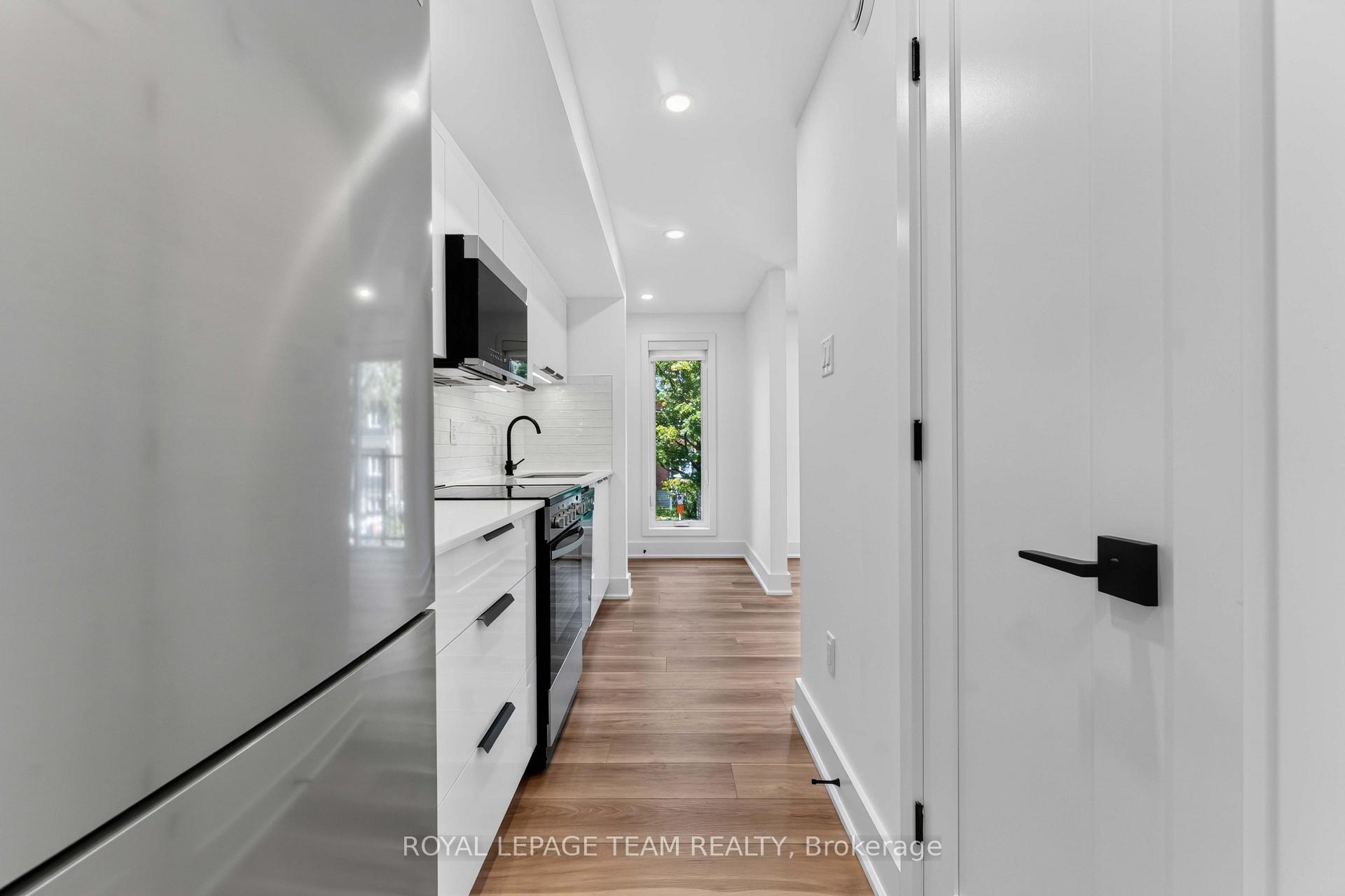 Photo 13 of Unit 8, 547 Melbourne Avenue, Ottawa, McKellar/Highland — HOMEH